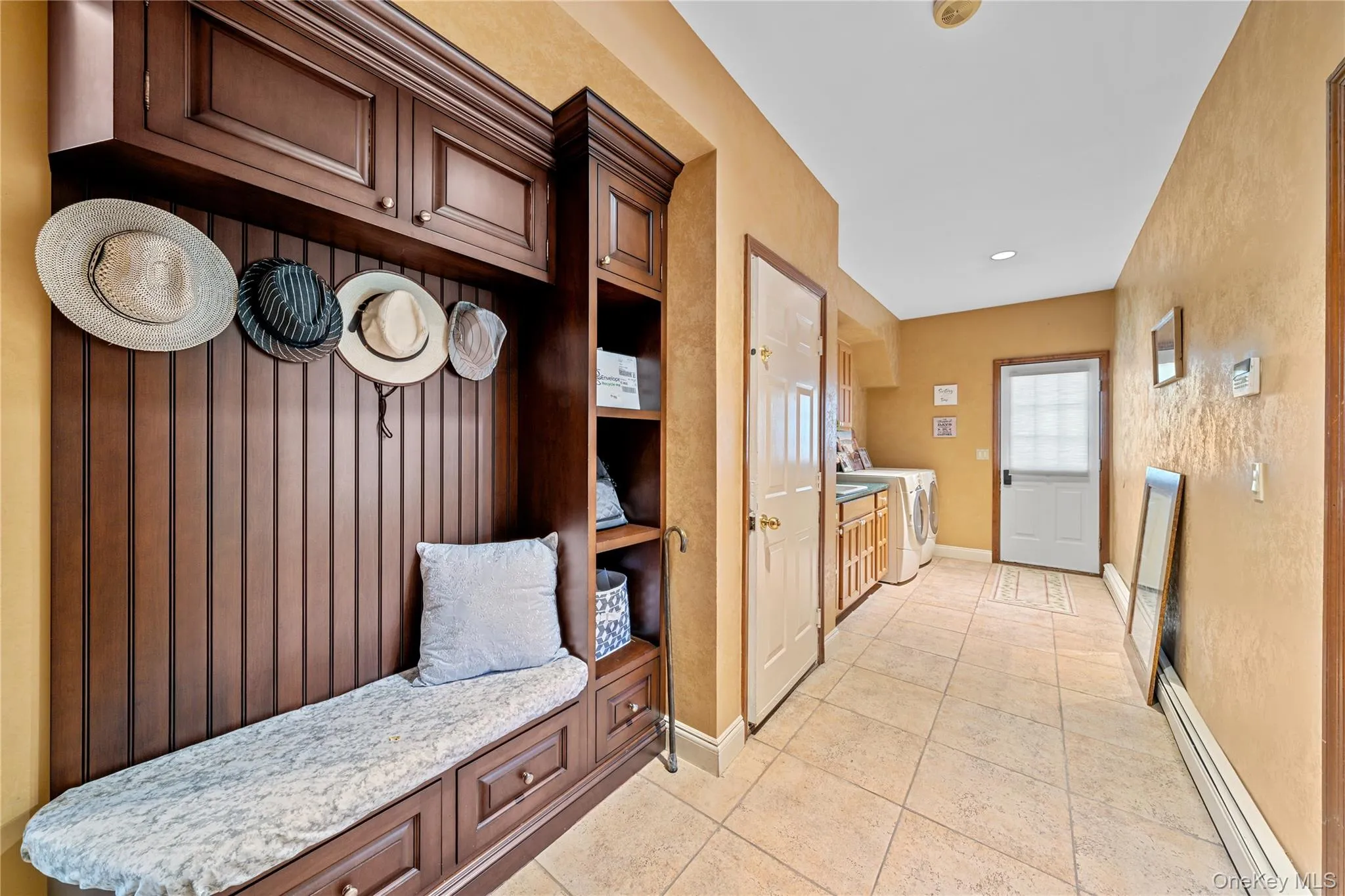 mud room mud room