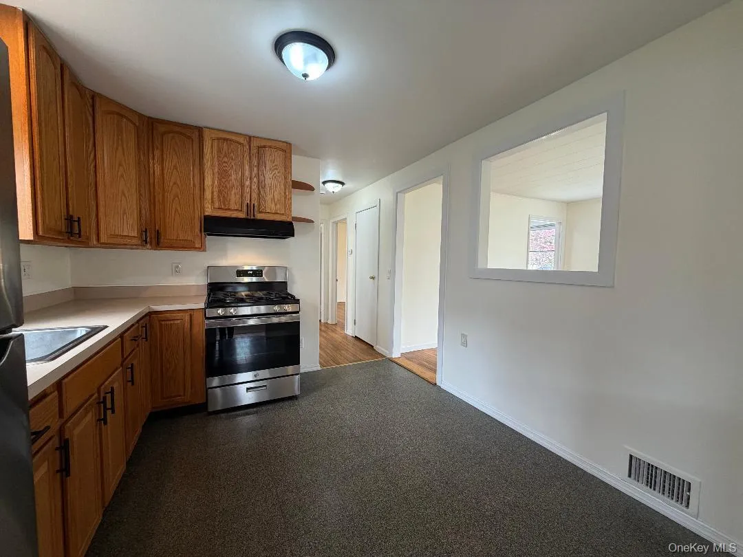 17 Eastover Road, Islip, NY, 2 Bedrooms Bedrooms, 7 Rooms Rooms,1 BathroomBathrooms,Residential Lease,For Rent,Eastover,0,989032 17 Eastover Road, Islip, NY, 2 Bedrooms Bedrooms, 7 Rooms Rooms,1 BathroomBathrooms,Residential Lease,For Rent,Eastover,0,989032