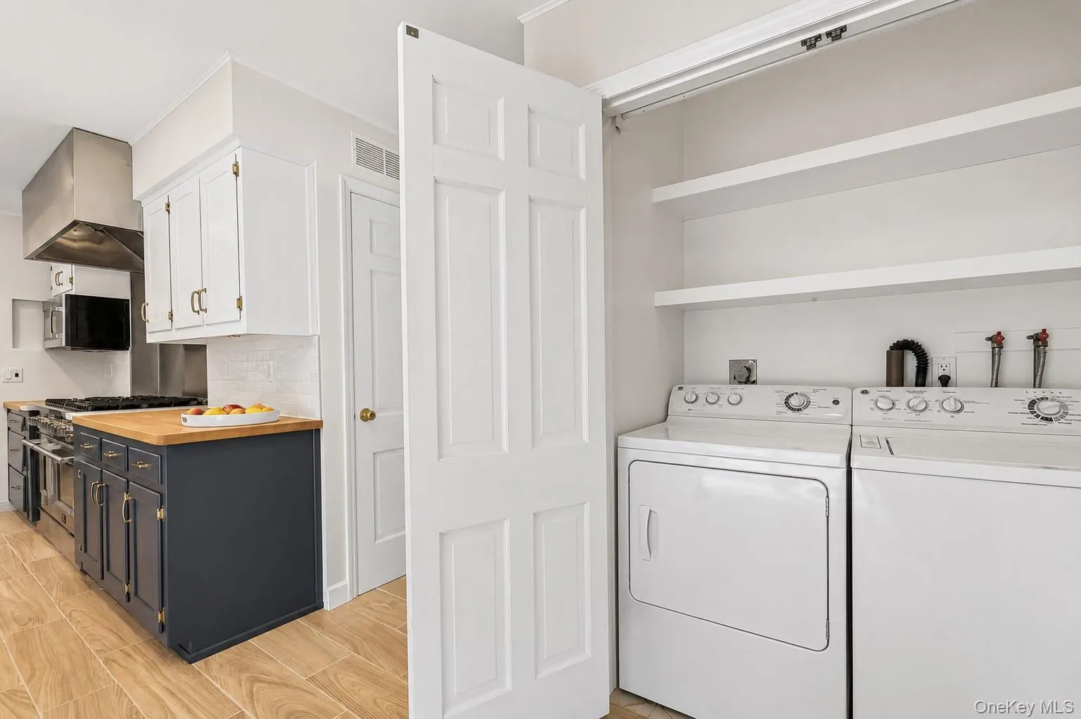 11 White Birch Trail, Southampton, NY, 2 Bedrooms Bedrooms, 7 Rooms Rooms,2 BathroomsBathrooms,Residential,For Rent,White Birch,0,989050 11 White Birch Trail, Southampton, NY, 2 Bedrooms Bedrooms, 7 Rooms Rooms,2 BathroomsBathrooms,Residential,For Rent,White Birch,0,989050