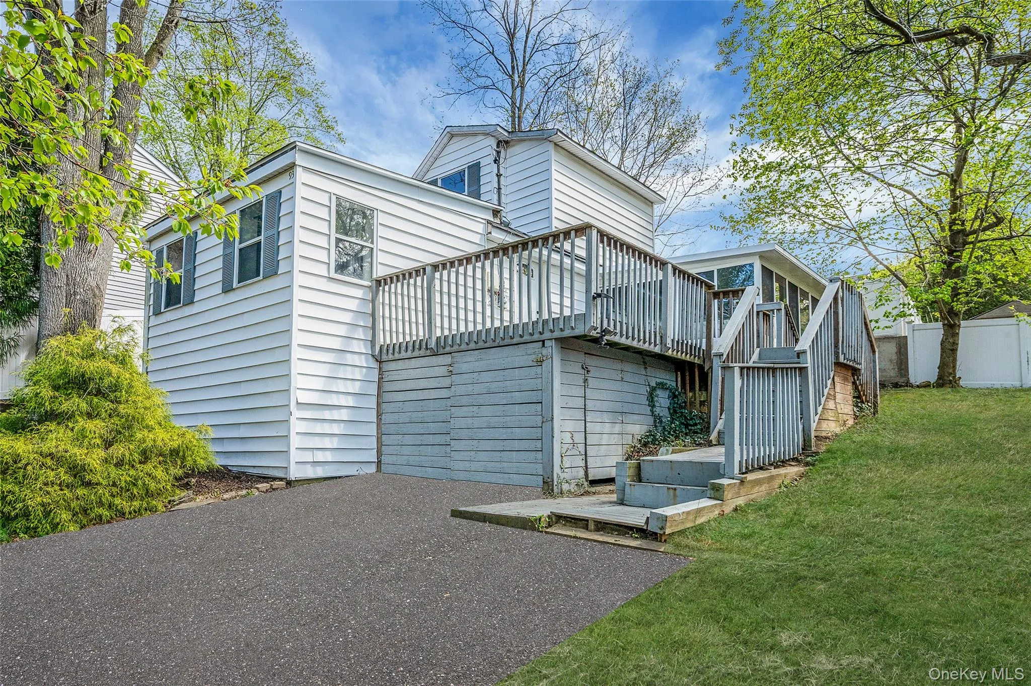 93 Maple Road, Smithtown, NY, 2 Bedrooms Bedrooms, 5 Rooms Rooms,1 BathroomBathrooms,Residential,For Rent,Maple,0,989075 93 Maple Road, Smithtown, NY, 2 Bedrooms Bedrooms, 5 Rooms Rooms,1 BathroomBathrooms,Residential,For Rent,Maple,0,989075