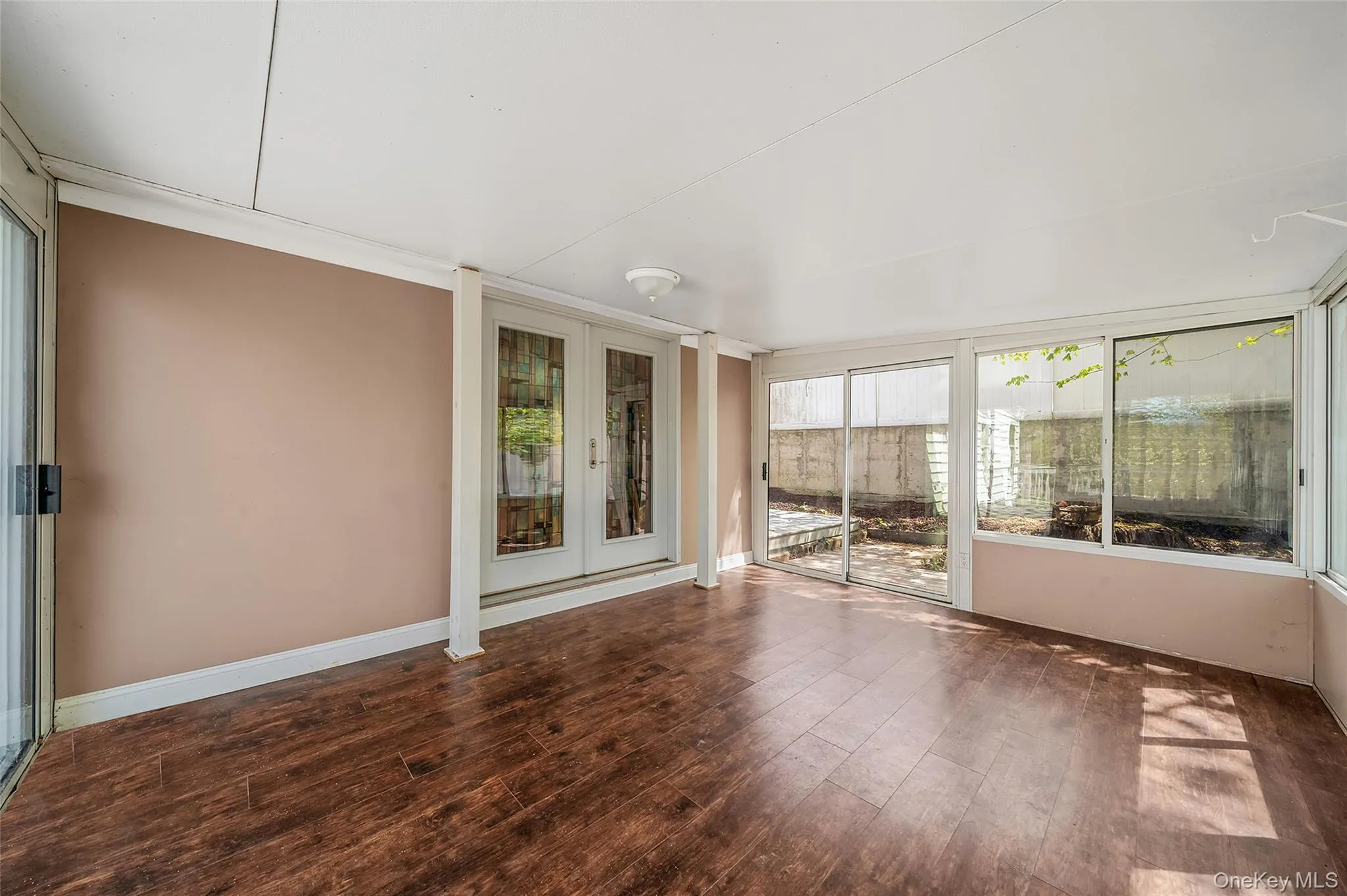 93 Maple Road, Smithtown, NY, 2 Bedrooms Bedrooms, 5 Rooms Rooms,1 BathroomBathrooms,Residential,For Rent,Maple,0,989075 93 Maple Road, Smithtown, NY, 2 Bedrooms Bedrooms, 5 Rooms Rooms,1 BathroomBathrooms,Residential,For Rent,Maple,0,989075