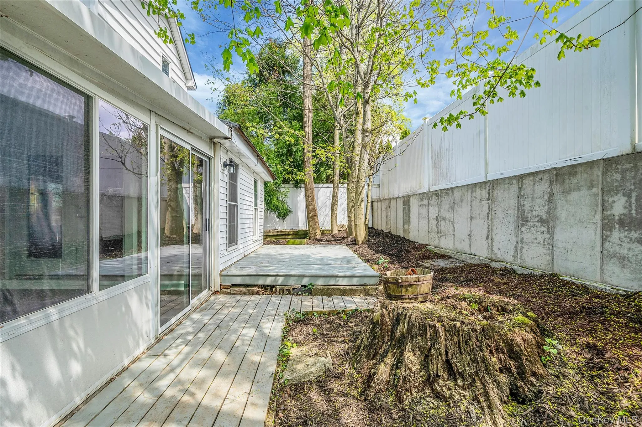 93 Maple Road, Smithtown, NY, 2 Bedrooms Bedrooms, 5 Rooms Rooms,1 BathroomBathrooms,Residential,For Rent,Maple,0,989075 93 Maple Road, Smithtown, NY, 2 Bedrooms Bedrooms, 5 Rooms Rooms,1 BathroomBathrooms,Residential,For Rent,Maple,0,989075