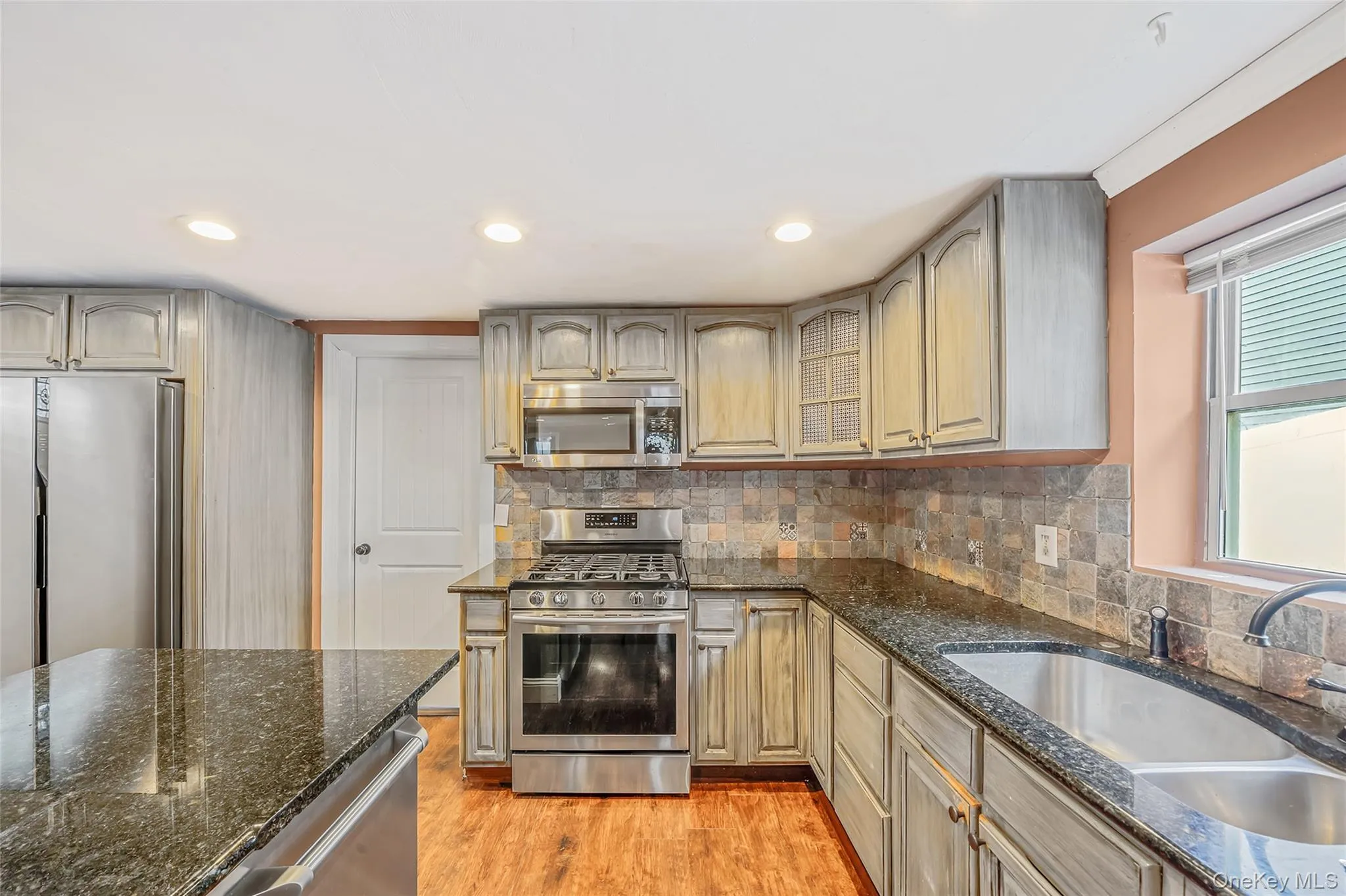 93 Maple Road, Smithtown, NY, 2 Bedrooms Bedrooms, 5 Rooms Rooms,1 BathroomBathrooms,Residential,For Rent,Maple,0,989075 93 Maple Road, Smithtown, NY, 2 Bedrooms Bedrooms, 5 Rooms Rooms,1 BathroomBathrooms,Residential,For Rent,Maple,0,989075