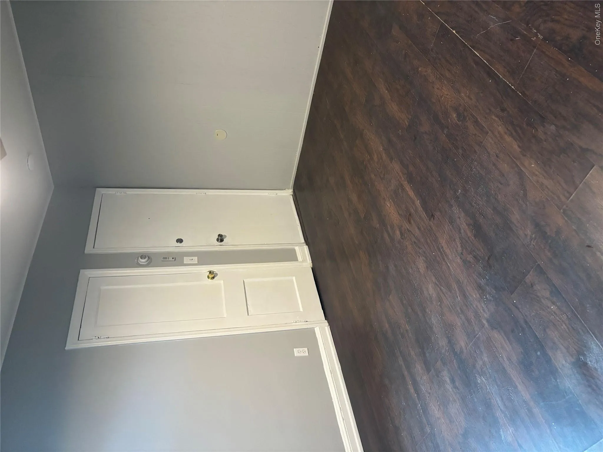 145 New Hyde Park Road, Hempstead, NY, 1 Bedroom Bedrooms, 4 Rooms Rooms,1 BathroomBathrooms,Residential Lease,For Rent,New Hyde Park,0,989094 145 New Hyde Park Road, Hempstead, NY, 1 Bedroom Bedrooms, 4 Rooms Rooms,1 BathroomBathrooms,Residential Lease,For Rent,New Hyde Park,0,989094