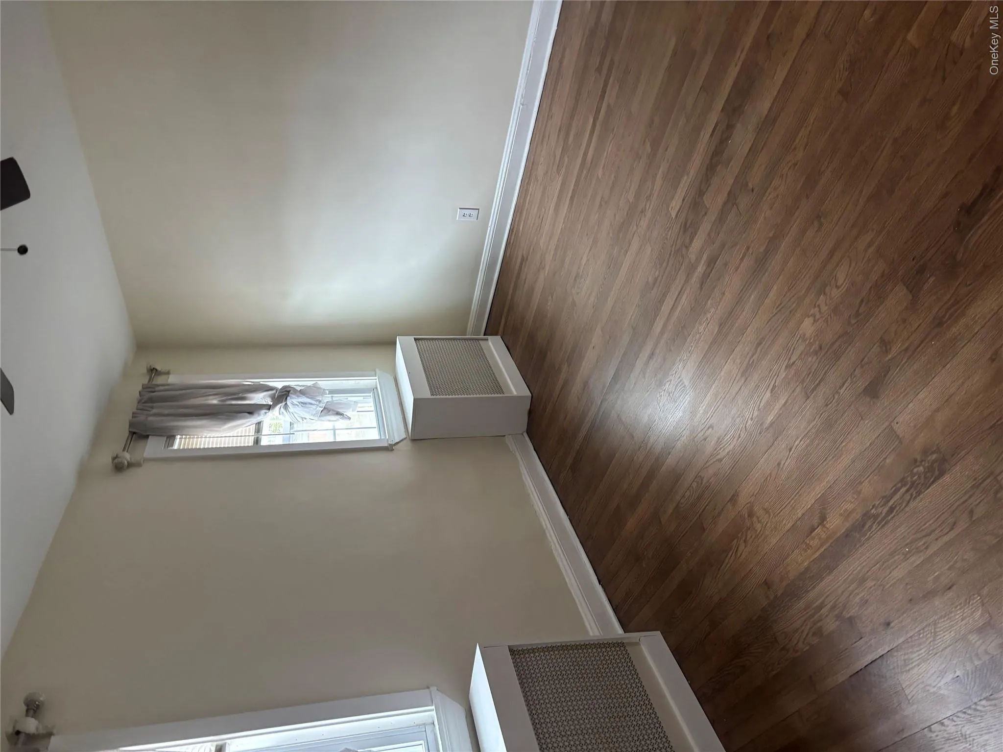145 New Hyde Park Road, Hempstead, NY, 1 Bedroom Bedrooms, 4 Rooms Rooms,1 BathroomBathrooms,Residential Lease,For Rent,New Hyde Park,0,989094 145 New Hyde Park Road, Hempstead, NY, 1 Bedroom Bedrooms, 4 Rooms Rooms,1 BathroomBathrooms,Residential Lease,For Rent,New Hyde Park,0,989094