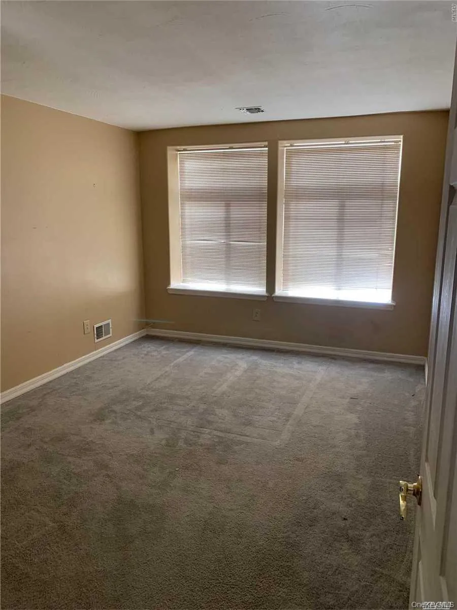 7518 Aquatic Drive, New York, NY, 3 Bedrooms Bedrooms, 6 Rooms Rooms,2 BathroomsBathrooms,Residential Lease,For Rent,Aquatic,0,989097 7518 Aquatic Drive, New York, NY, 3 Bedrooms Bedrooms, 6 Rooms Rooms,2 BathroomsBathrooms,Residential Lease,For Rent,Aquatic,0,989097
