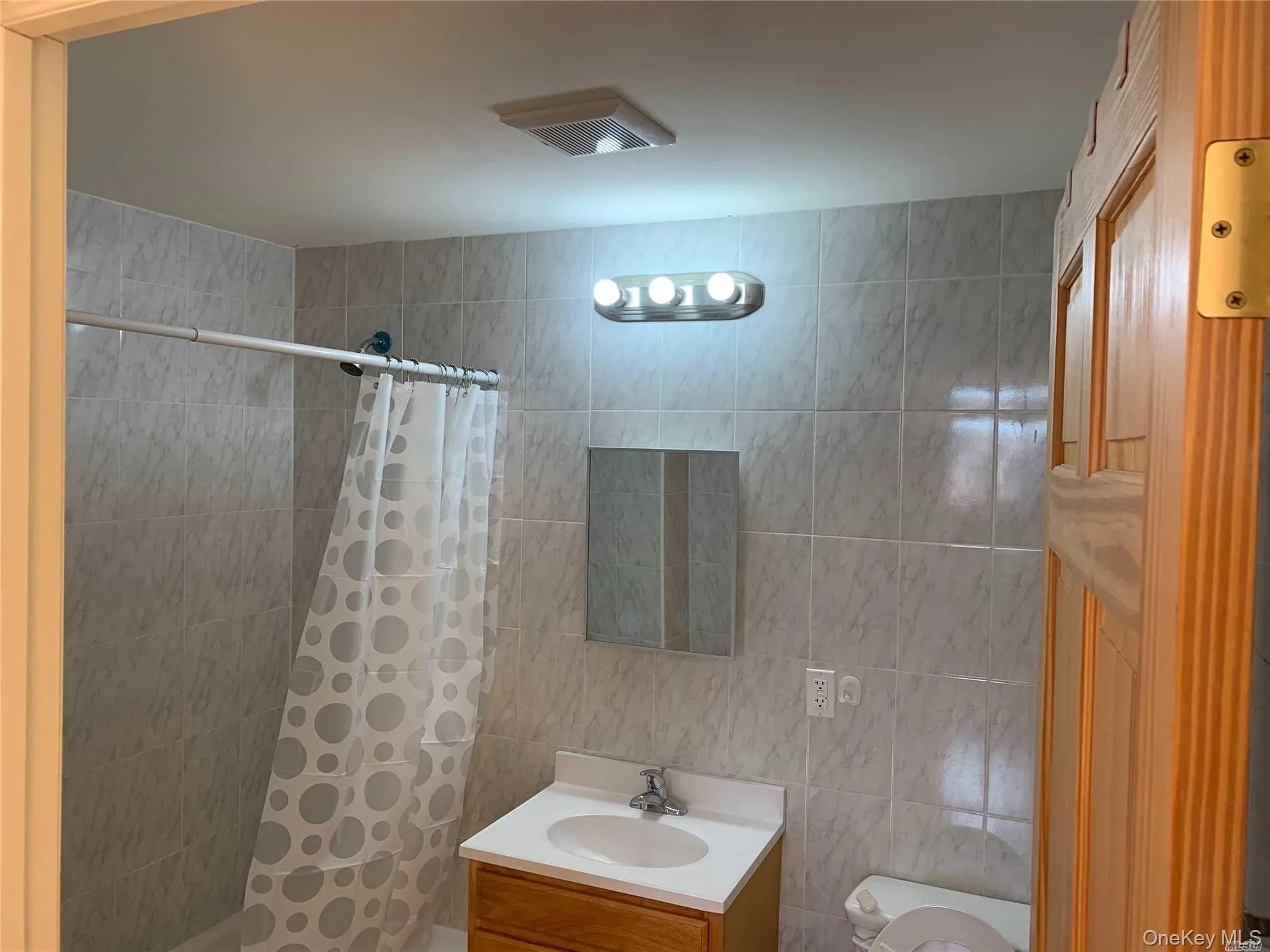 7518 Aquatic Drive, New York, NY, 3 Bedrooms Bedrooms, 6 Rooms Rooms,2 BathroomsBathrooms,Residential Lease,For Rent,Aquatic,0,989097 7518 Aquatic Drive, New York, NY, 3 Bedrooms Bedrooms, 6 Rooms Rooms,2 BathroomsBathrooms,Residential Lease,For Rent,Aquatic,0,989097