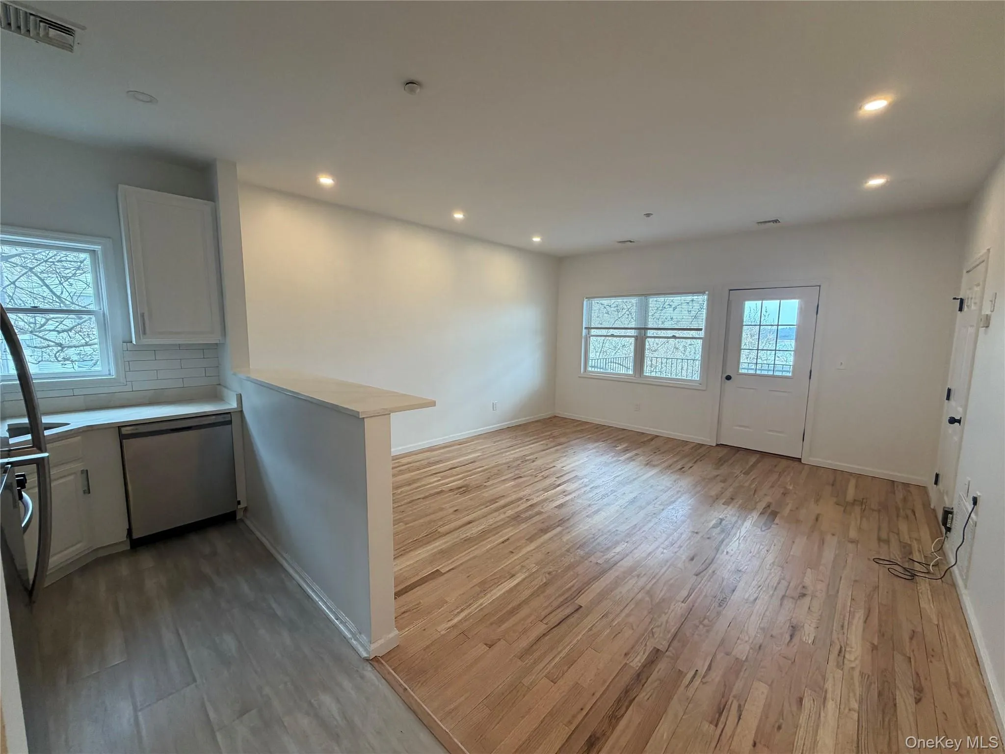 127 Main Street, Greenburgh, NY, 2 Bedrooms Bedrooms, 4 Rooms Rooms,2 BathroomsBathrooms,Residential Lease,For Rent,Main,0,989100 127 Main Street, Greenburgh, NY, 2 Bedrooms Bedrooms, 4 Rooms Rooms,2 BathroomsBathrooms,Residential Lease,For Rent,Main,0,989100