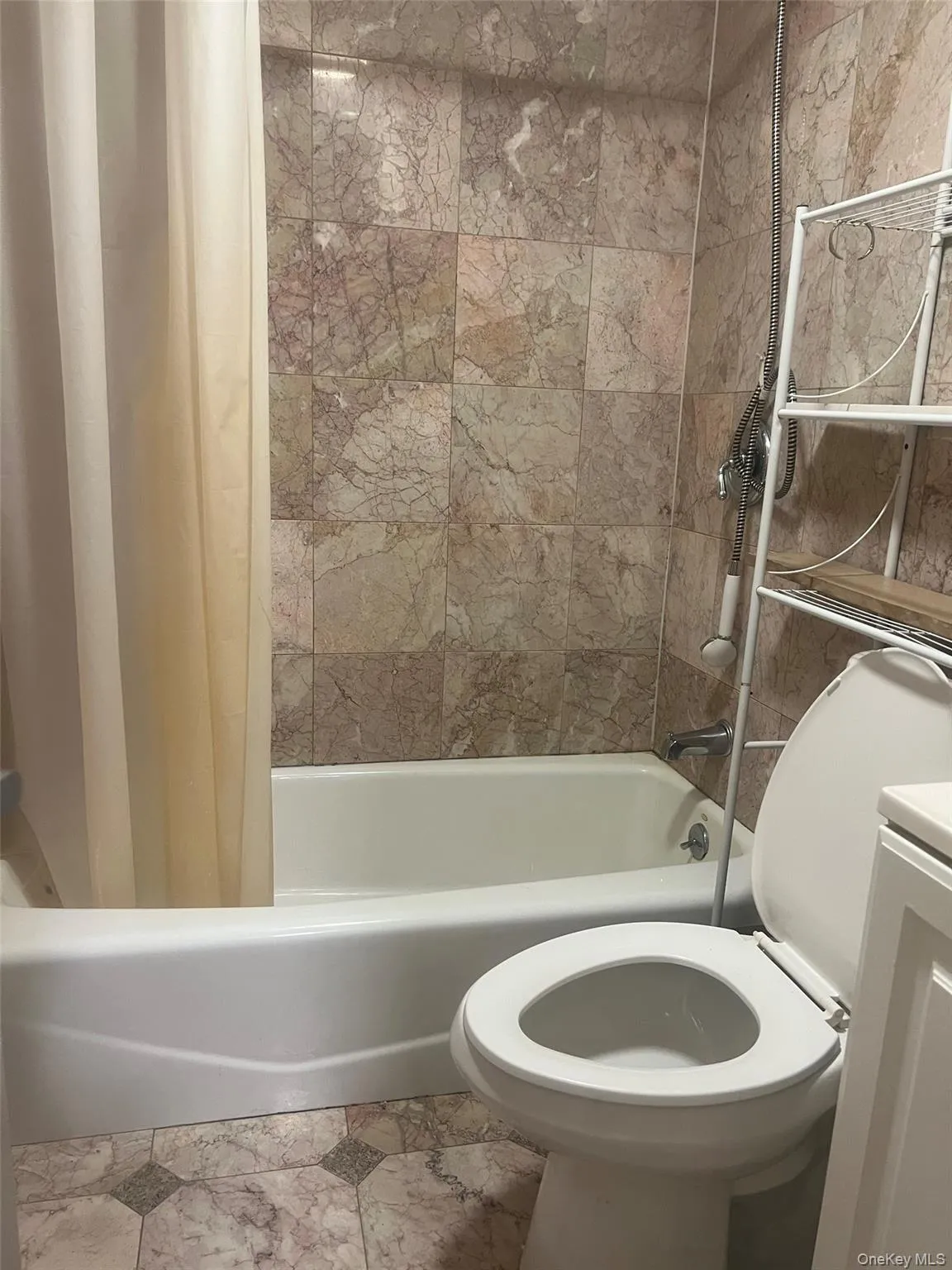 3521 Farrington Street, New York, NY, 2 Bedrooms Bedrooms, 4 Rooms Rooms,1 BathroomBathrooms,Residential Lease,For Rent,Farrington,0,989102 3521 Farrington Street, New York, NY, 2 Bedrooms Bedrooms, 4 Rooms Rooms,1 BathroomBathrooms,Residential Lease,For Rent,Farrington,0,989102