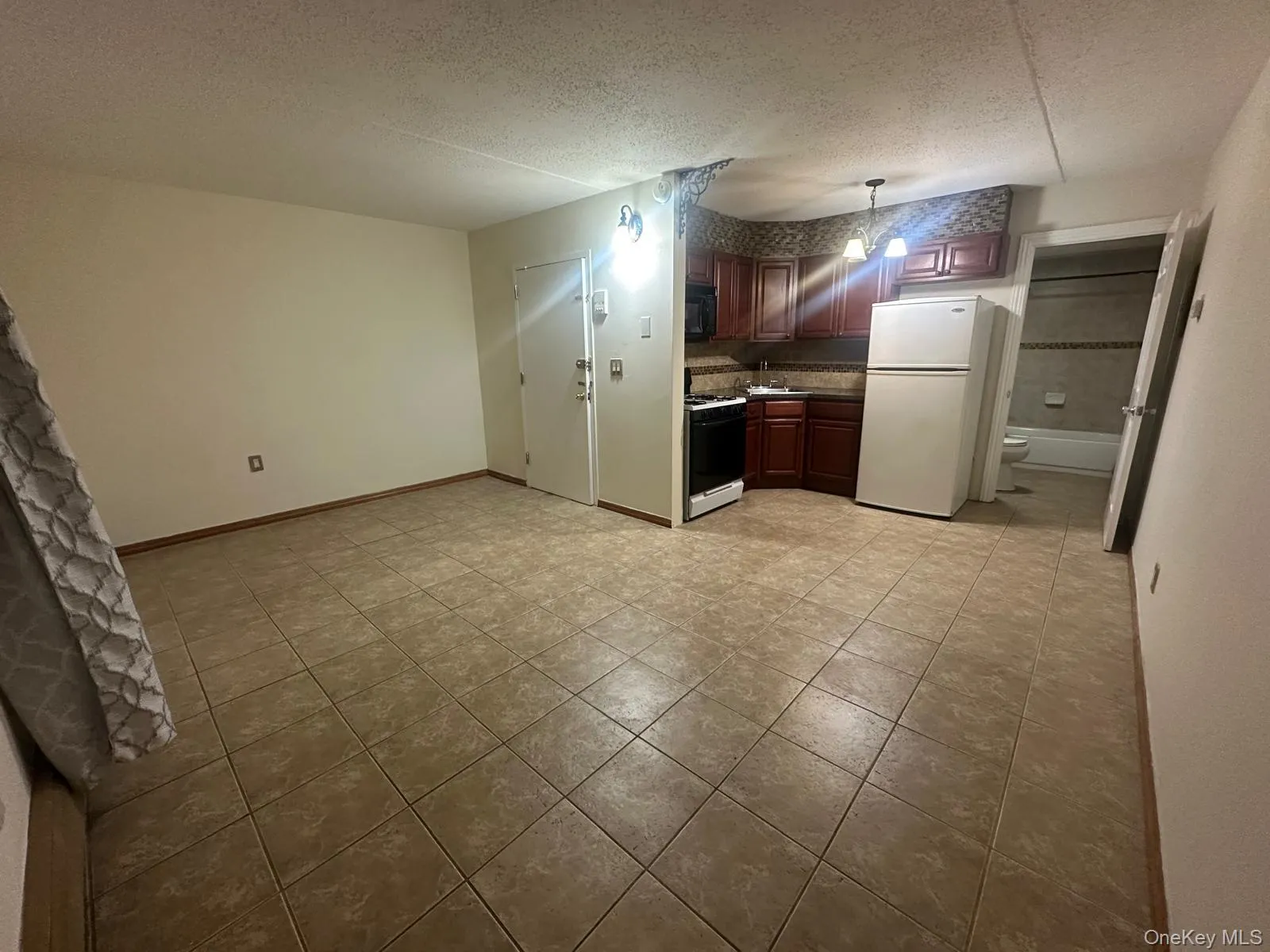 5607 Clover Place, New York, NY, 2 Rooms Rooms,1 BathroomBathrooms,Residential Lease,For Rent,Clover,0,989130 5607 Clover Place, New York, NY, 2 Rooms Rooms,1 BathroomBathrooms,Residential Lease,For Rent,Clover,0,989130
