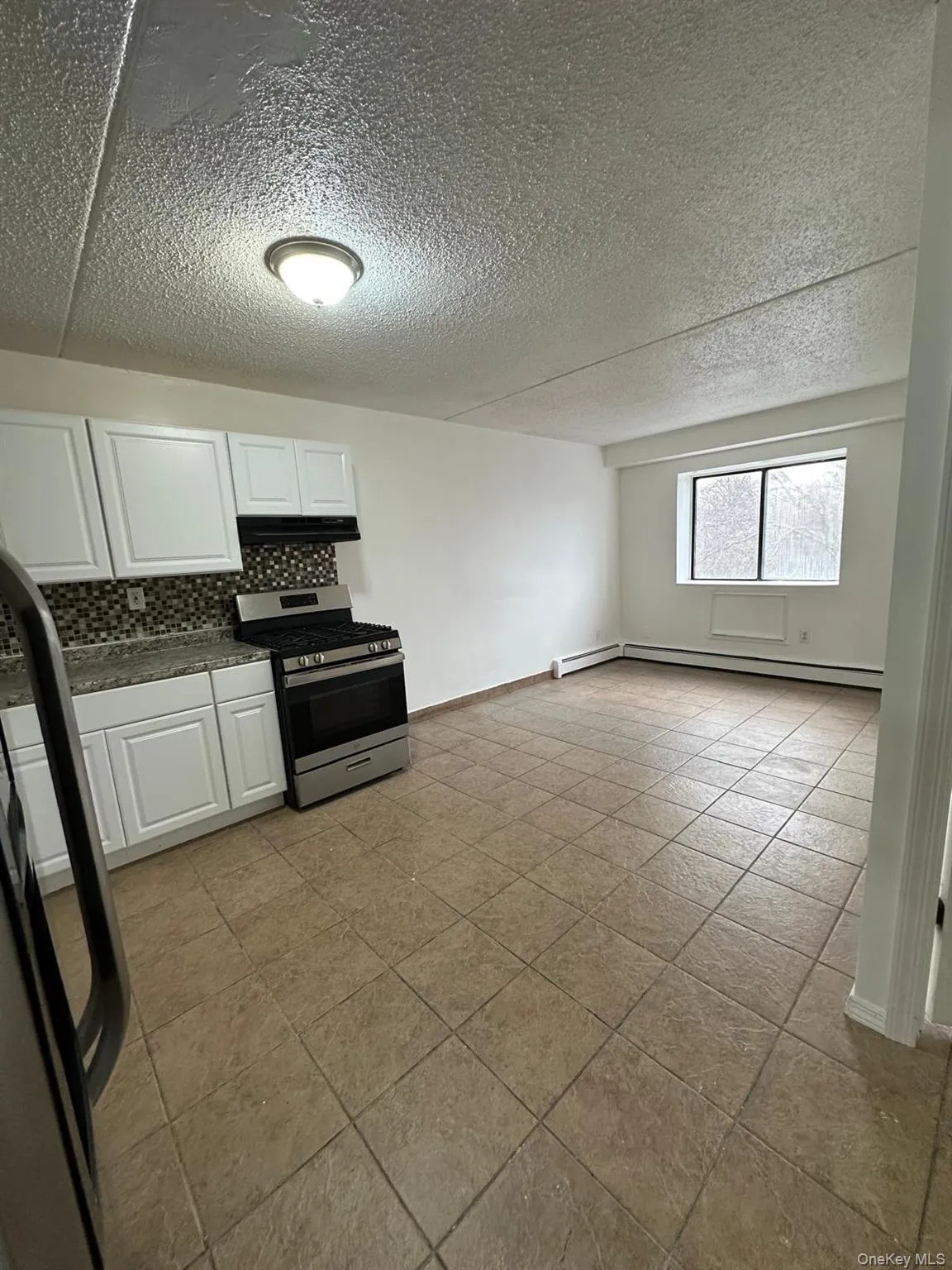 5611 Clover Place, New York, NY, 3 Bedrooms Bedrooms, 6 Rooms Rooms,1 BathroomBathrooms,Residential Lease,For Rent,Clover,0,989134 5611 Clover Place, New York, NY, 3 Bedrooms Bedrooms, 6 Rooms Rooms,1 BathroomBathrooms,Residential Lease,For Rent,Clover,0,989134