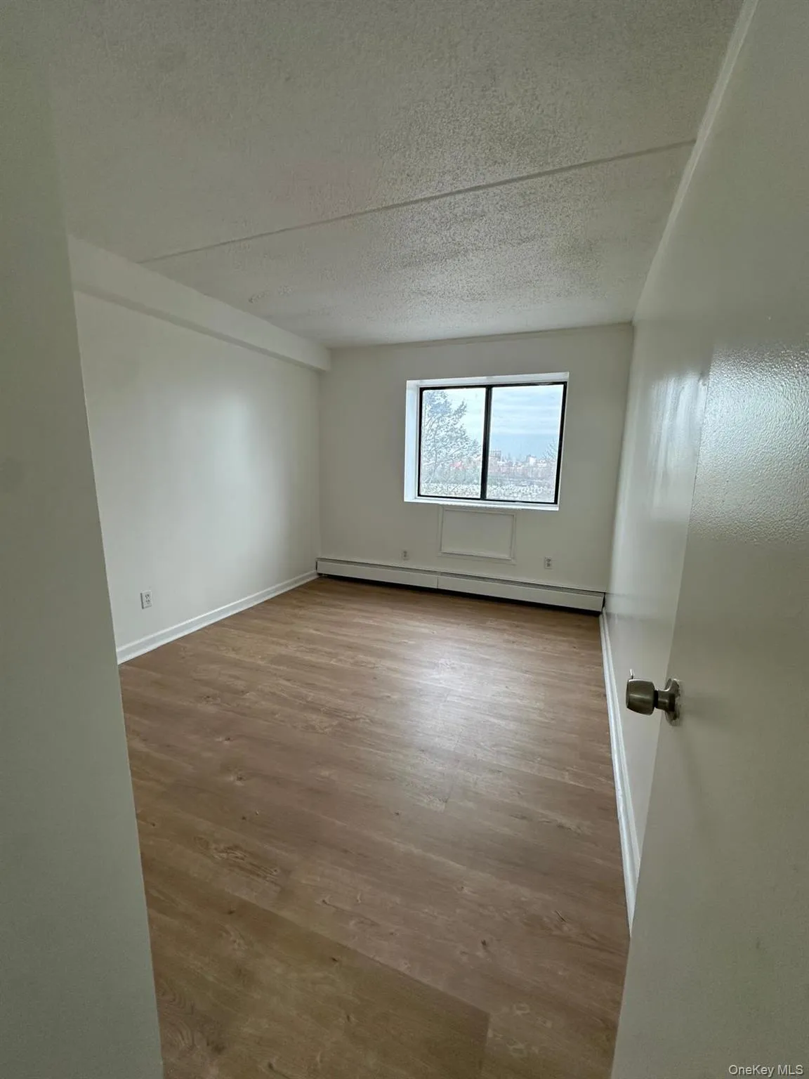 5611 Clover Place, New York, NY, 3 Bedrooms Bedrooms, 6 Rooms Rooms,1 BathroomBathrooms,Residential Lease,For Rent,Clover,0,989134 5611 Clover Place, New York, NY, 3 Bedrooms Bedrooms, 6 Rooms Rooms,1 BathroomBathrooms,Residential Lease,For Rent,Clover,0,989134