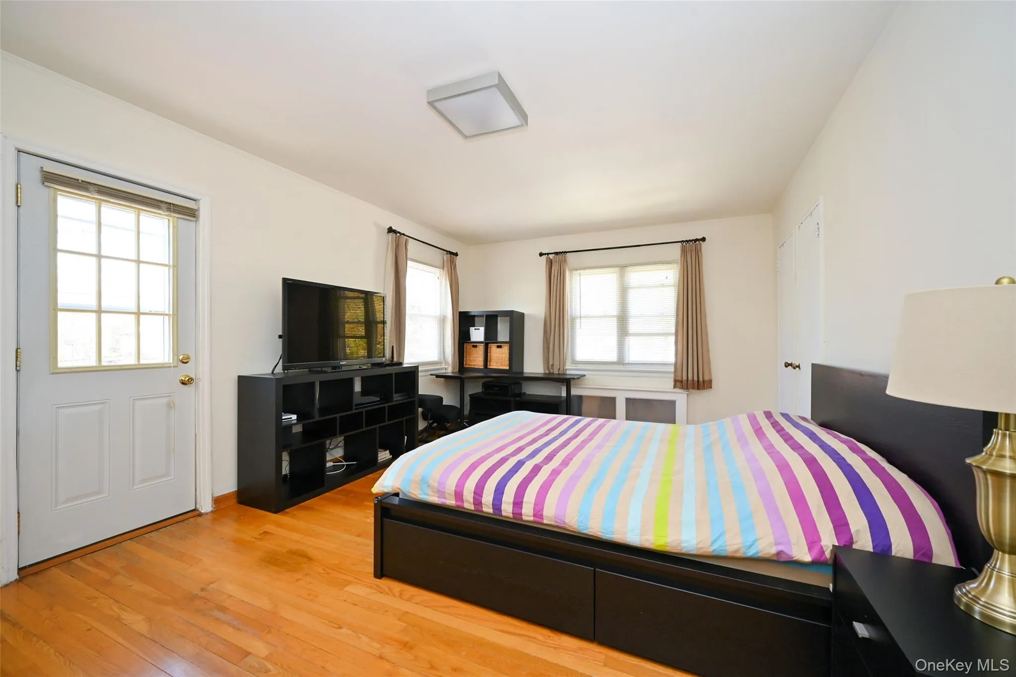 223-14 Kingsbury Avenue, New York, NY, 4 Bedrooms Bedrooms, 11 Rooms Rooms,2 BathroomsBathrooms,Residential,For Rent,Kingsbury,0,989140 223-14 Kingsbury Avenue, New York, NY, 4 Bedrooms Bedrooms, 11 Rooms Rooms,2 BathroomsBathrooms,Residential,For Rent,Kingsbury,0,989140