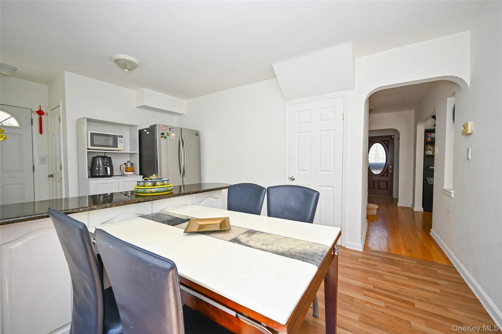 223-14 Kingsbury Avenue, New York, NY, 4 Bedrooms Bedrooms, 11 Rooms Rooms,2 BathroomsBathrooms,Residential,For Rent,Kingsbury,0,989140 223-14 Kingsbury Avenue, New York, NY, 4 Bedrooms Bedrooms, 11 Rooms Rooms,2 BathroomsBathrooms,Residential,For Rent,Kingsbury,0,989140