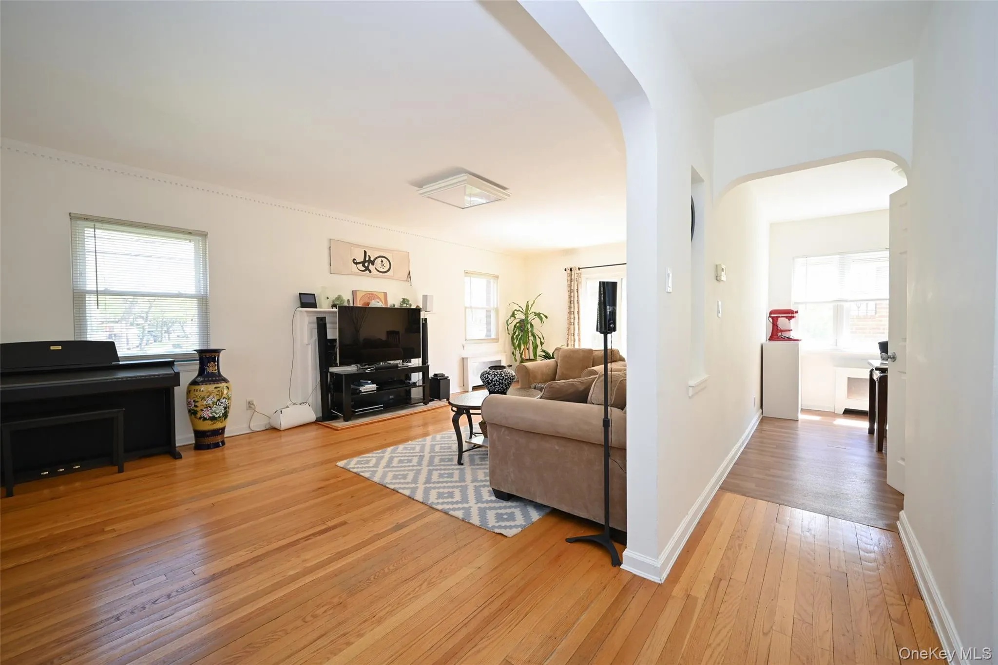 223-14 Kingsbury Avenue, New York, NY, 4 Bedrooms Bedrooms, 11 Rooms Rooms,2 BathroomsBathrooms,Residential,For Rent,Kingsbury,0,989140 223-14 Kingsbury Avenue, New York, NY, 4 Bedrooms Bedrooms, 11 Rooms Rooms,2 BathroomsBathrooms,Residential,For Rent,Kingsbury,0,989140