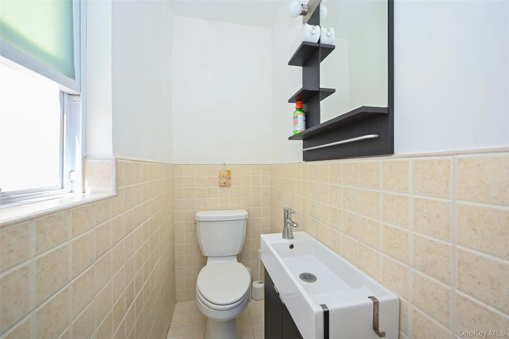 223-14 Kingsbury Avenue, New York, NY, 4 Bedrooms Bedrooms, 11 Rooms Rooms,2 BathroomsBathrooms,Residential,For Rent,Kingsbury,0,989140 223-14 Kingsbury Avenue, New York, NY, 4 Bedrooms Bedrooms, 11 Rooms Rooms,2 BathroomsBathrooms,Residential,For Rent,Kingsbury,0,989140