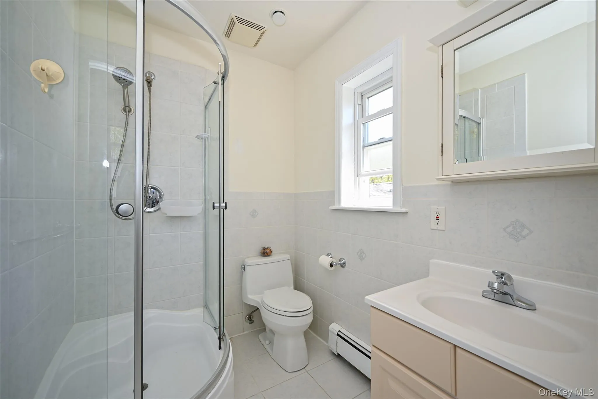 223-14 Kingsbury Avenue, New York, NY, 4 Bedrooms Bedrooms, 11 Rooms Rooms,2 BathroomsBathrooms,Residential,For Rent,Kingsbury,0,989140 223-14 Kingsbury Avenue, New York, NY, 4 Bedrooms Bedrooms, 11 Rooms Rooms,2 BathroomsBathrooms,Residential,For Rent,Kingsbury,0,989140