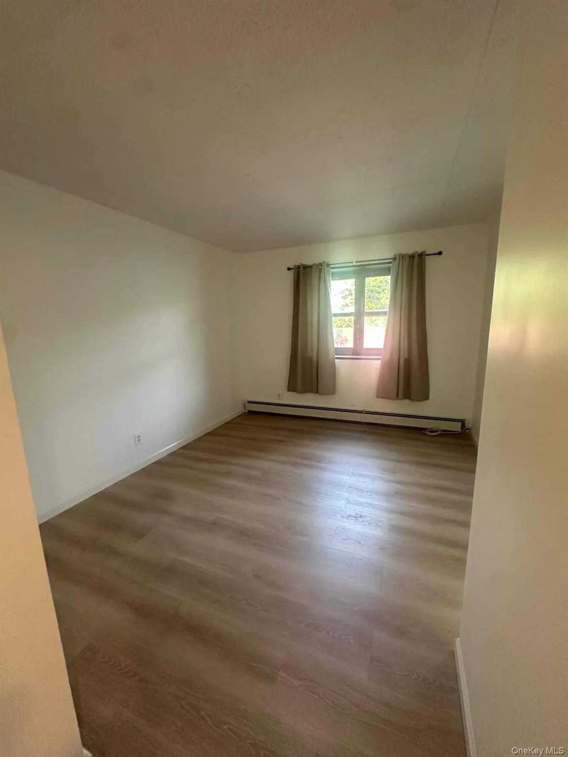5611 Clover Place, New York, NY, 1 Bedroom Bedrooms, 3 Rooms Rooms,1 BathroomBathrooms,Residential Lease,For Rent,Clover,0,989142 5611 Clover Place, New York, NY, 1 Bedroom Bedrooms, 3 Rooms Rooms,1 BathroomBathrooms,Residential Lease,For Rent,Clover,0,989142