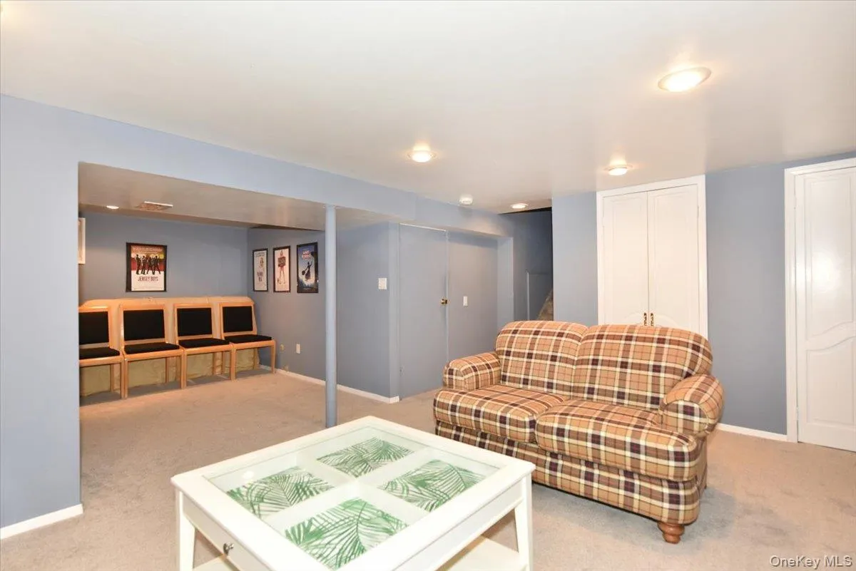 10 Orange Drive, Oyster Bay, NY, 5 Bedrooms Bedrooms, 10 Rooms Rooms,2 BathroomsBathrooms,Residential,For Rent,Orange,0,989166 10 Orange Drive, Oyster Bay, NY, 5 Bedrooms Bedrooms, 10 Rooms Rooms,2 BathroomsBathrooms,Residential,For Rent,Orange,0,989166