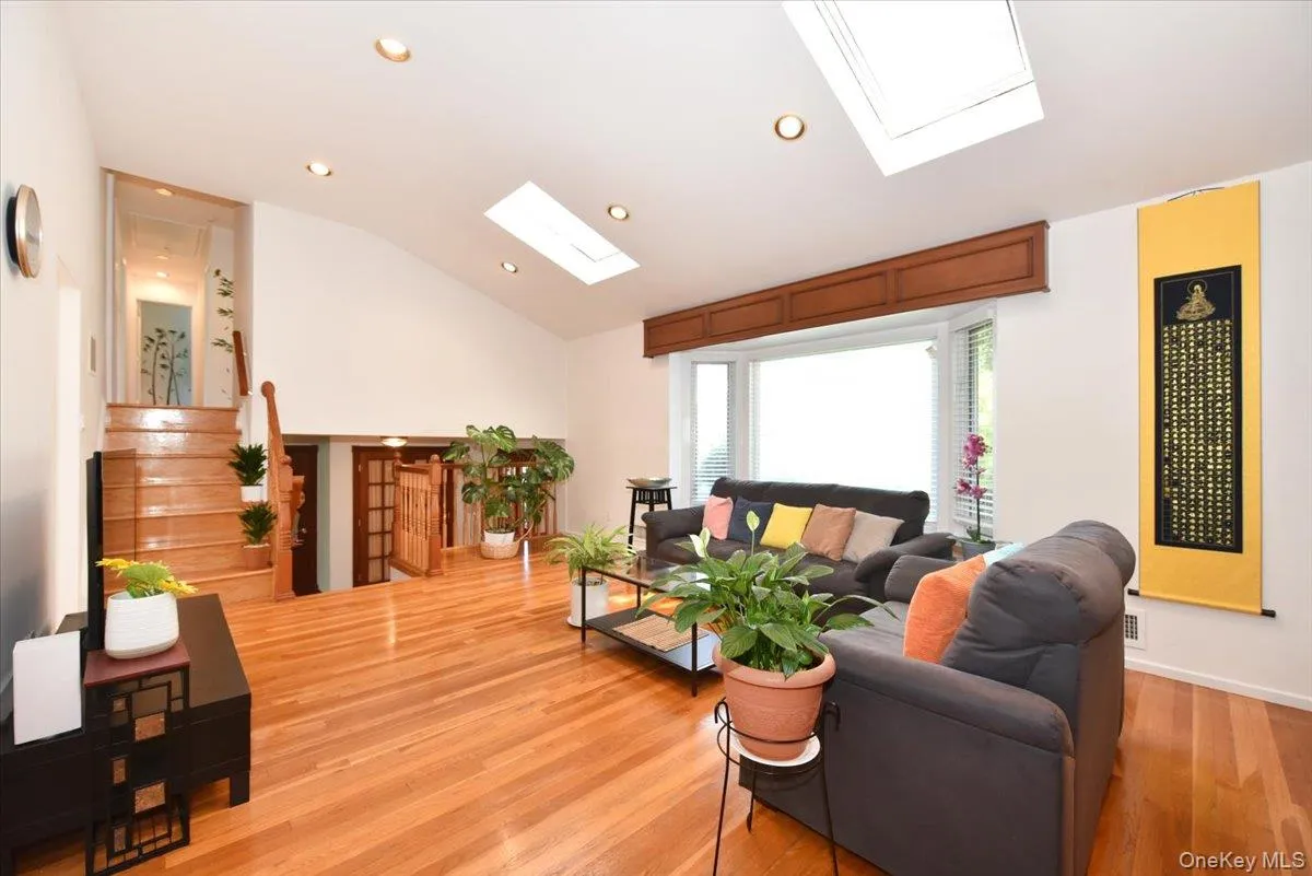 10 Orange Drive, Oyster Bay, NY, 5 Bedrooms Bedrooms, 10 Rooms Rooms,2 BathroomsBathrooms,Residential,For Rent,Orange,0,989166 10 Orange Drive, Oyster Bay, NY, 5 Bedrooms Bedrooms, 10 Rooms Rooms,2 BathroomsBathrooms,Residential,For Rent,Orange,0,989166