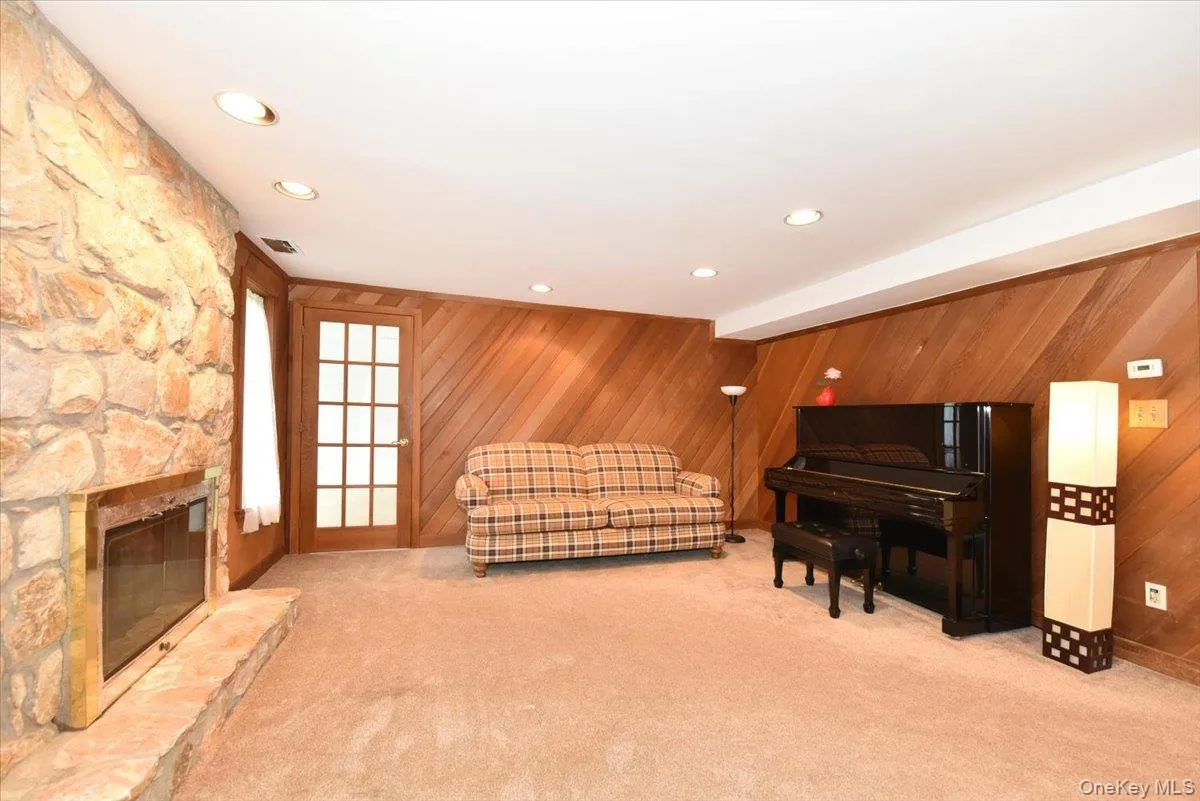 10 Orange Drive, Oyster Bay, NY, 5 Bedrooms Bedrooms, 10 Rooms Rooms,2 BathroomsBathrooms,Residential,For Rent,Orange,0,989166 10 Orange Drive, Oyster Bay, NY, 5 Bedrooms Bedrooms, 10 Rooms Rooms,2 BathroomsBathrooms,Residential,For Rent,Orange,0,989166