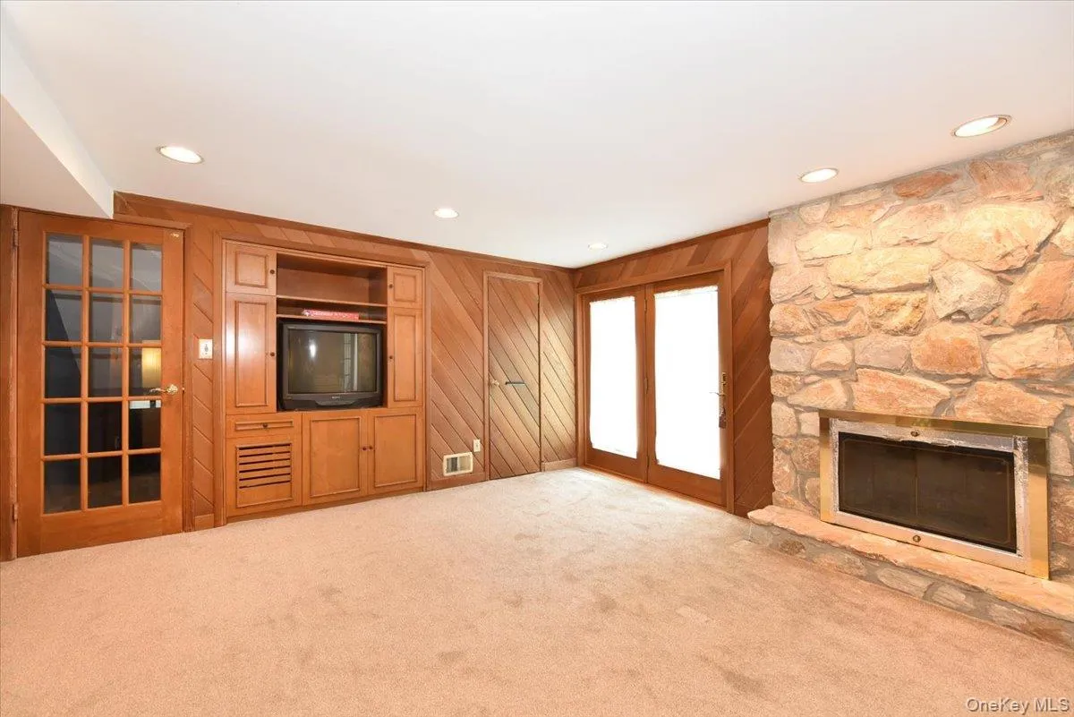 10 Orange Drive, Oyster Bay, NY, 5 Bedrooms Bedrooms, 10 Rooms Rooms,2 BathroomsBathrooms,Residential,For Rent,Orange,0,989166 10 Orange Drive, Oyster Bay, NY, 5 Bedrooms Bedrooms, 10 Rooms Rooms,2 BathroomsBathrooms,Residential,For Rent,Orange,0,989166