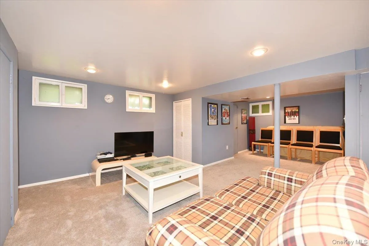 10 Orange Drive, Oyster Bay, NY, 5 Bedrooms Bedrooms, 10 Rooms Rooms,2 BathroomsBathrooms,Residential,For Rent,Orange,0,989166 10 Orange Drive, Oyster Bay, NY, 5 Bedrooms Bedrooms, 10 Rooms Rooms,2 BathroomsBathrooms,Residential,For Rent,Orange,0,989166