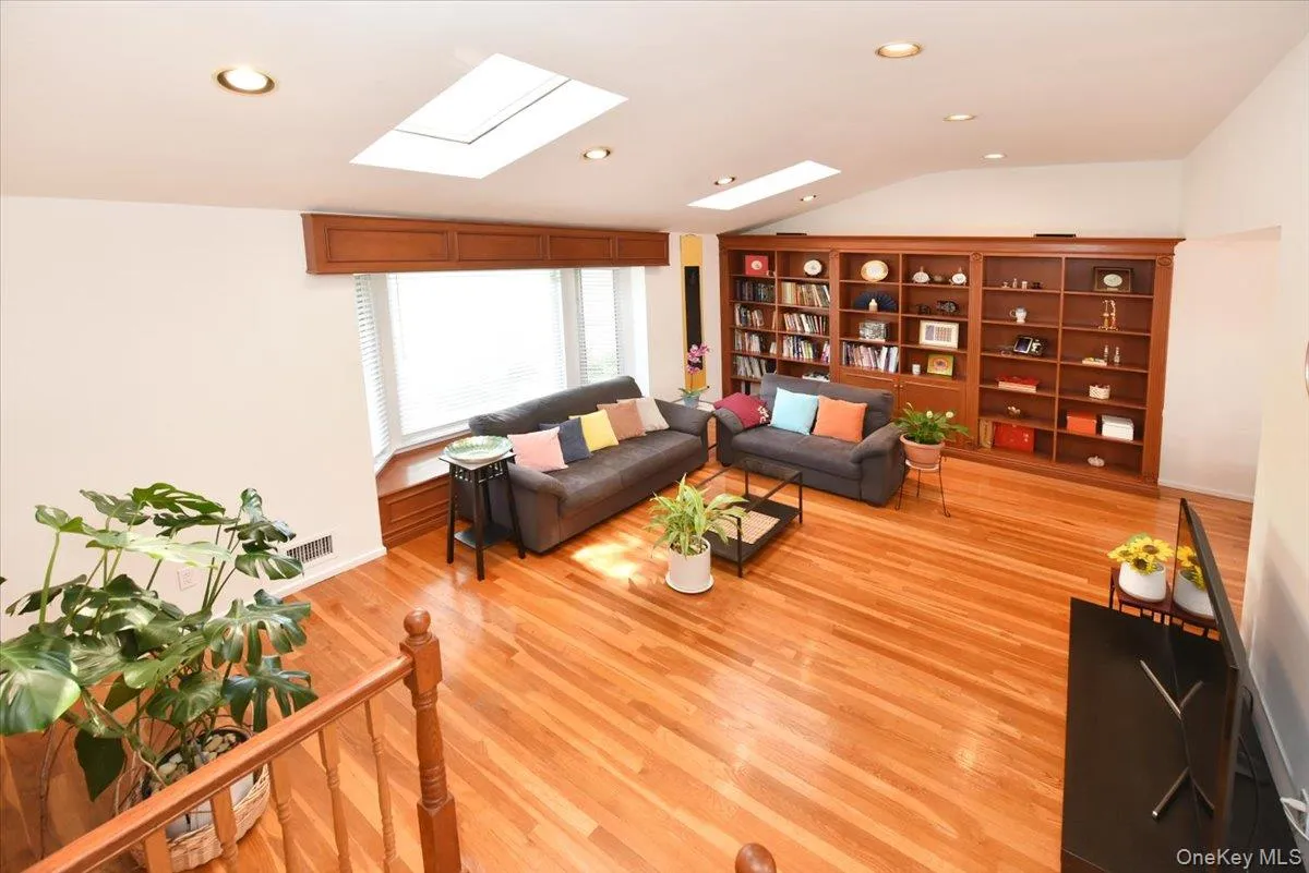 10 Orange Drive, Oyster Bay, NY, 5 Bedrooms Bedrooms, 10 Rooms Rooms,2 BathroomsBathrooms,Residential,For Rent,Orange,0,989166 10 Orange Drive, Oyster Bay, NY, 5 Bedrooms Bedrooms, 10 Rooms Rooms,2 BathroomsBathrooms,Residential,For Rent,Orange,0,989166