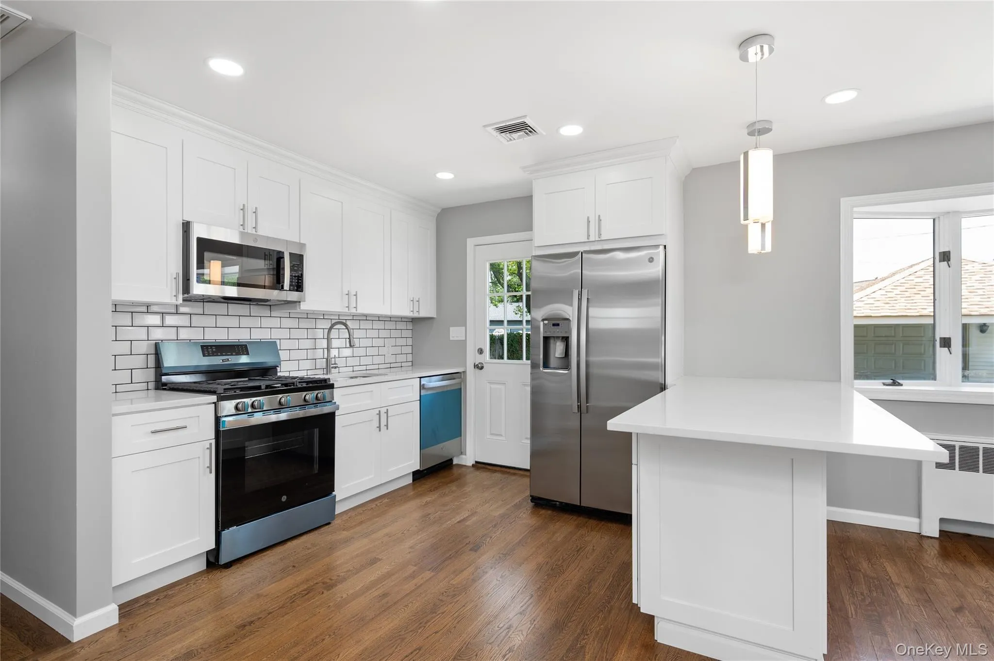 258 Gilling Road, Oyster Bay, NY, 3 Bedrooms Bedrooms, 2 Rooms Rooms,1 BathroomBathrooms,Residential Lease,For Rent,Gilling,0,989168 258 Gilling Road, Oyster Bay, NY, 3 Bedrooms Bedrooms, 2 Rooms Rooms,1 BathroomBathrooms,Residential Lease,For Rent,Gilling,0,989168