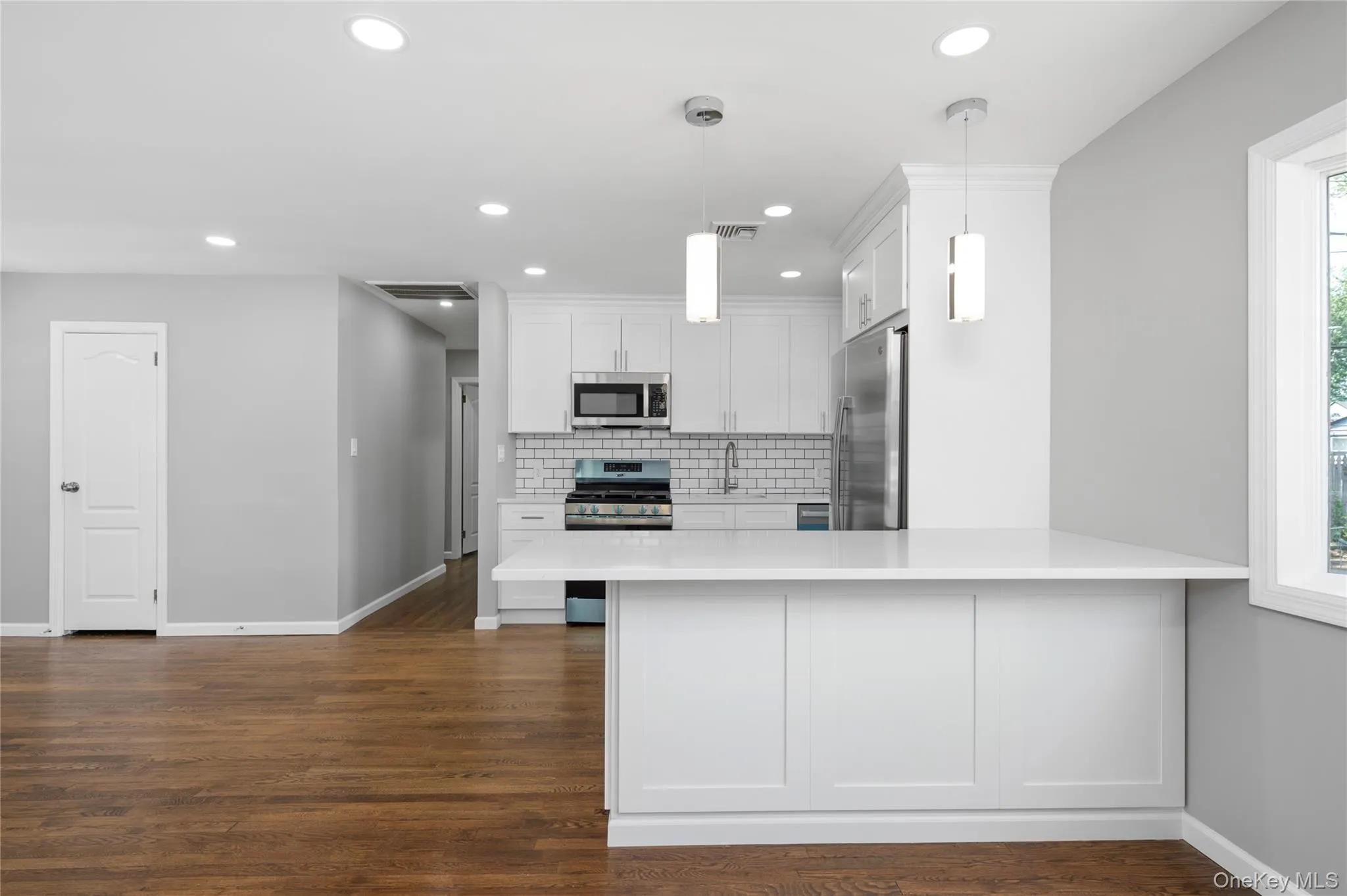 258 Gilling Road, Oyster Bay, NY, 3 Bedrooms Bedrooms, 2 Rooms Rooms,1 BathroomBathrooms,Residential Lease,For Rent,Gilling,0,989168 258 Gilling Road, Oyster Bay, NY, 3 Bedrooms Bedrooms, 2 Rooms Rooms,1 BathroomBathrooms,Residential Lease,For Rent,Gilling,0,989168