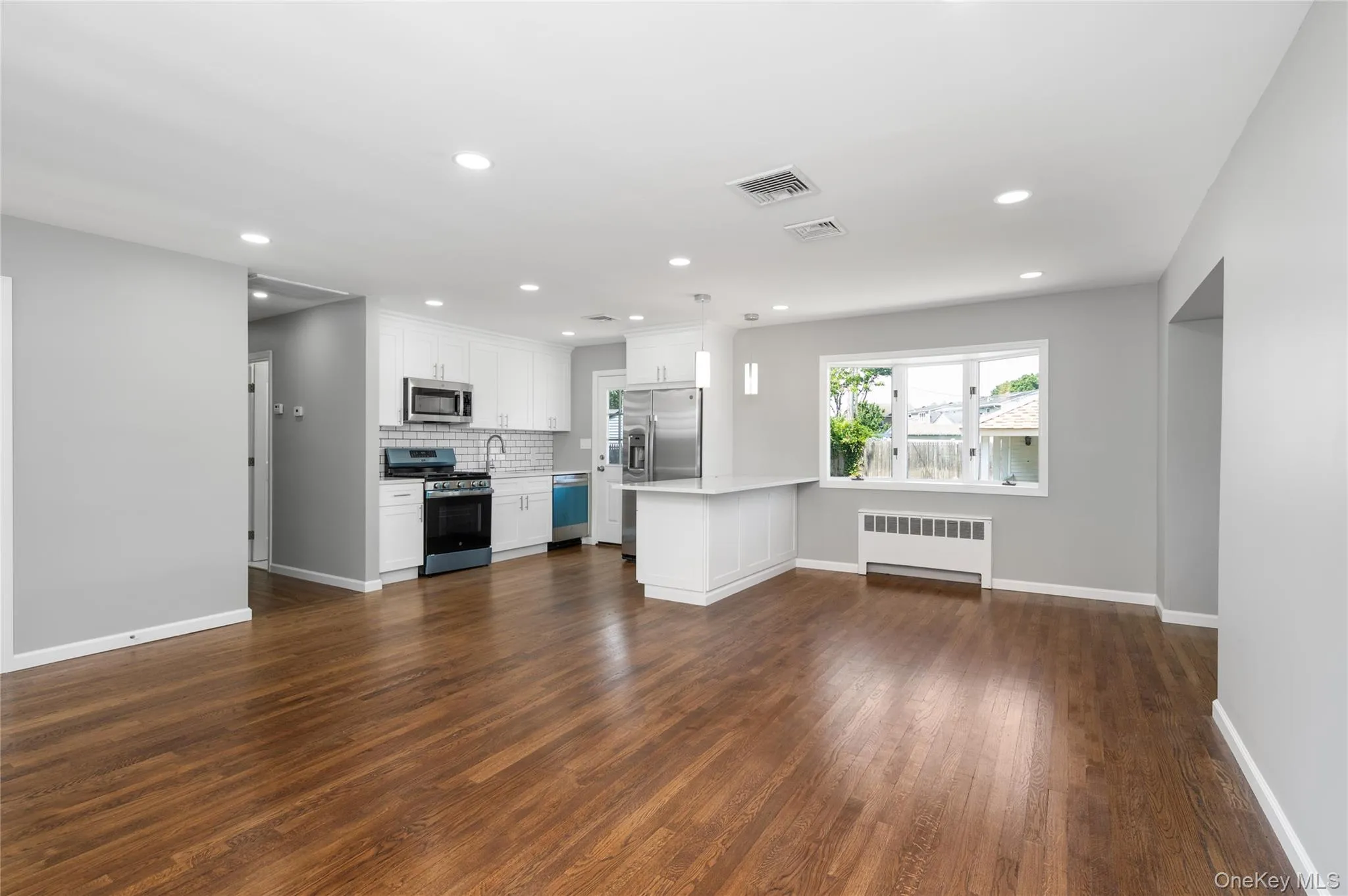 258 Gilling Road, Oyster Bay, NY, 3 Bedrooms Bedrooms, 2 Rooms Rooms,1 BathroomBathrooms,Residential Lease,For Rent,Gilling,0,989168 258 Gilling Road, Oyster Bay, NY, 3 Bedrooms Bedrooms, 2 Rooms Rooms,1 BathroomBathrooms,Residential Lease,For Rent,Gilling,0,989168