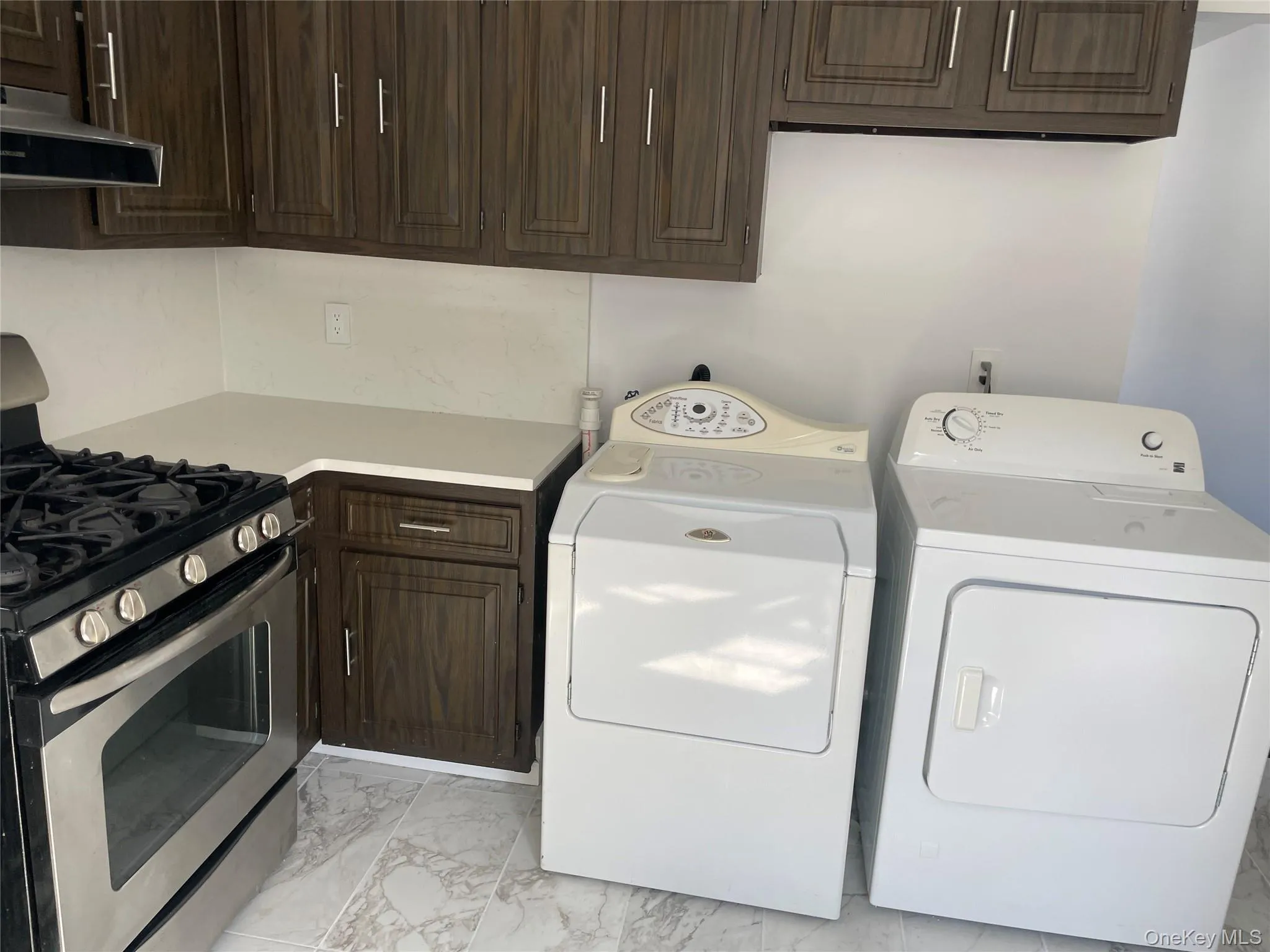 287 Mary Lou Avenue, Yonkers, NY, 3 Bedrooms Bedrooms, 7 Rooms Rooms,2 BathroomsBathrooms,Residential Lease,For Rent,Mary Lou,0,989191 287 Mary Lou Avenue, Yonkers, NY, 3 Bedrooms Bedrooms, 7 Rooms Rooms,2 BathroomsBathrooms,Residential Lease,For Rent,Mary Lou,0,989191
