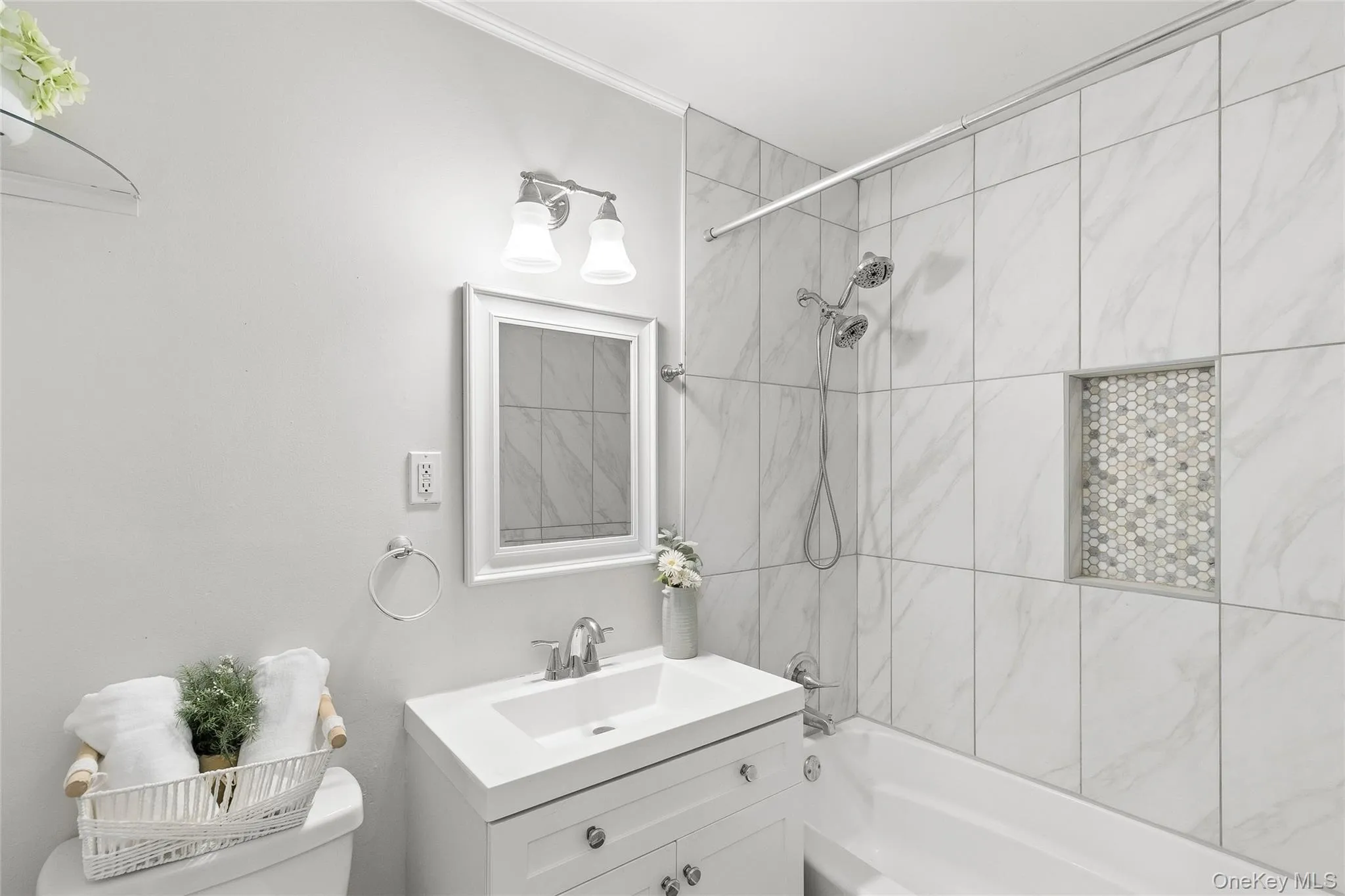 UPDATED BATHROOM WITH TUB/SHOWER UPDATED BATHROOM WITH TUB/SHOWER