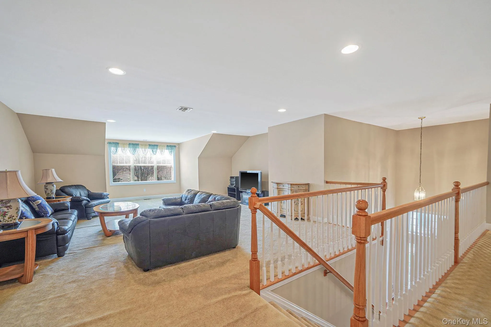 11 Ovation Place, Brookhaven, NY, 2 Bedrooms Bedrooms, 12 Rooms Rooms,2 BathroomsBathrooms,Residential Sale,For Rent,Ovation,0,989209 11 Ovation Place, Brookhaven, NY, 2 Bedrooms Bedrooms, 12 Rooms Rooms,2 BathroomsBathrooms,Residential Sale,For Rent,Ovation,0,989209