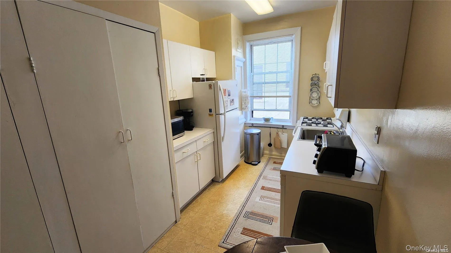 4 Maple Drive, North Hempstead, NY, 1 Bedroom Bedrooms, 4 Rooms Rooms,1 BathroomBathrooms,Residential Lease,For Rent,Maple,0,989211 4 Maple Drive, North Hempstead, NY, 1 Bedroom Bedrooms, 4 Rooms Rooms,1 BathroomBathrooms,Residential Lease,For Rent,Maple,0,989211