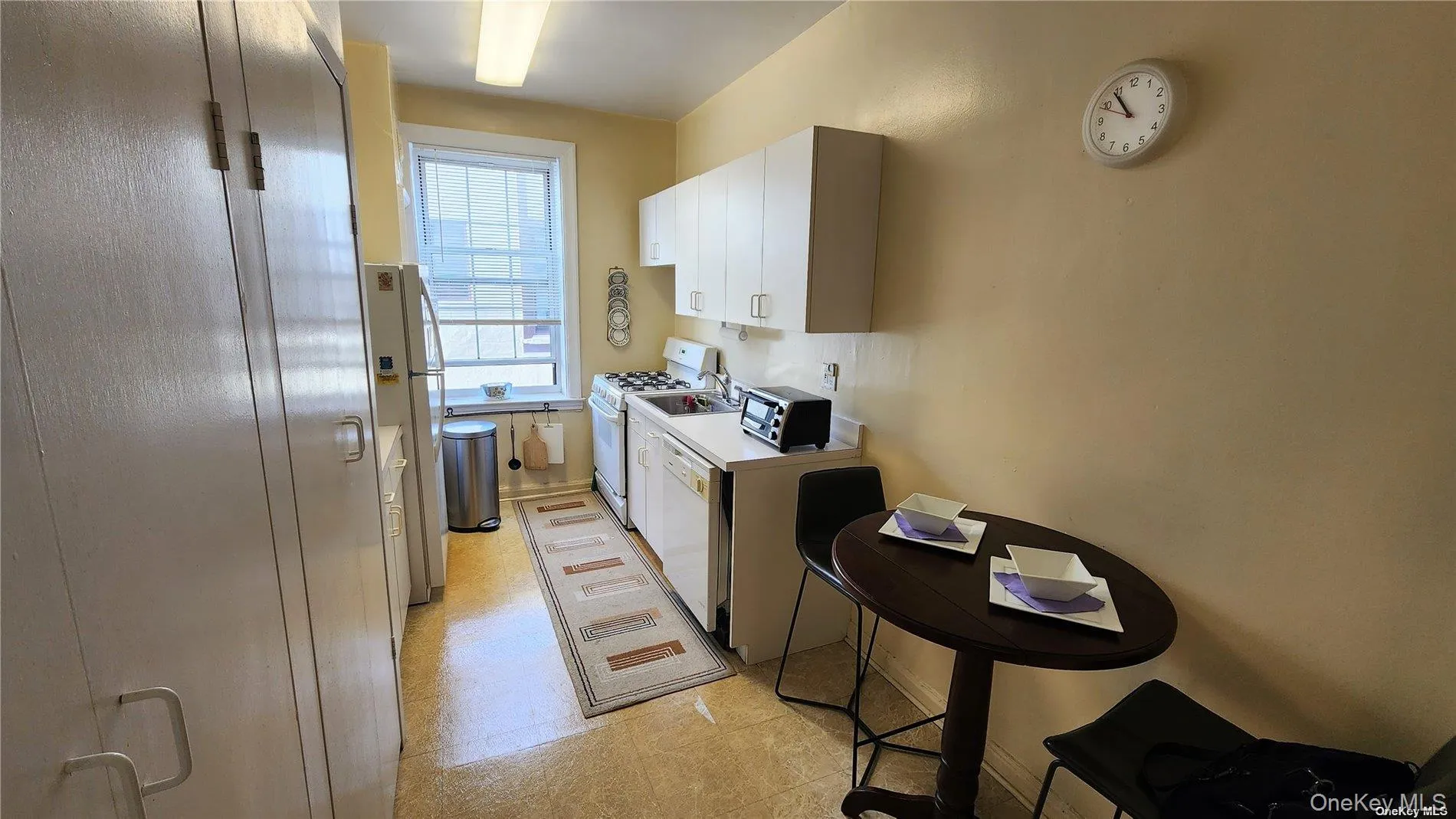 4 Maple Drive, North Hempstead, NY, 1 Bedroom Bedrooms, 4 Rooms Rooms,1 BathroomBathrooms,Residential Lease,For Rent,Maple,0,989211 4 Maple Drive, North Hempstead, NY, 1 Bedroom Bedrooms, 4 Rooms Rooms,1 BathroomBathrooms,Residential Lease,For Rent,Maple,0,989211