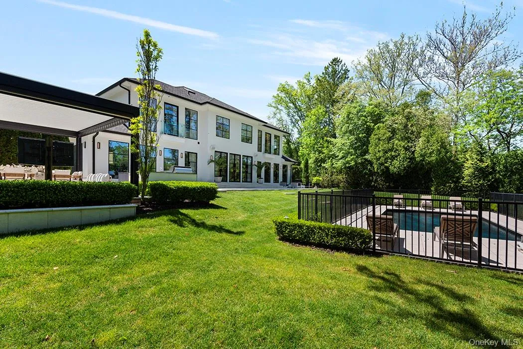22 Eastview Lane, Oyster Bay, NY, 4 Bedrooms Bedrooms, 9 Rooms Rooms,4 BathroomsBathrooms,Residential,For Rent,Eastview,0,989235 22 Eastview Lane, Oyster Bay, NY, 4 Bedrooms Bedrooms, 9 Rooms Rooms,4 BathroomsBathrooms,Residential,For Rent,Eastview,0,989235