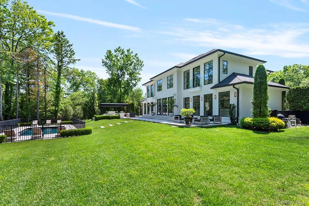 22 Eastview Lane, Oyster Bay, NY, 4 Bedrooms Bedrooms, 9 Rooms Rooms,4 BathroomsBathrooms,Residential,For Rent,Eastview,0,989235 22 Eastview Lane, Oyster Bay, NY, 4 Bedrooms Bedrooms, 9 Rooms Rooms,4 BathroomsBathrooms,Residential,For Rent,Eastview,0,989235