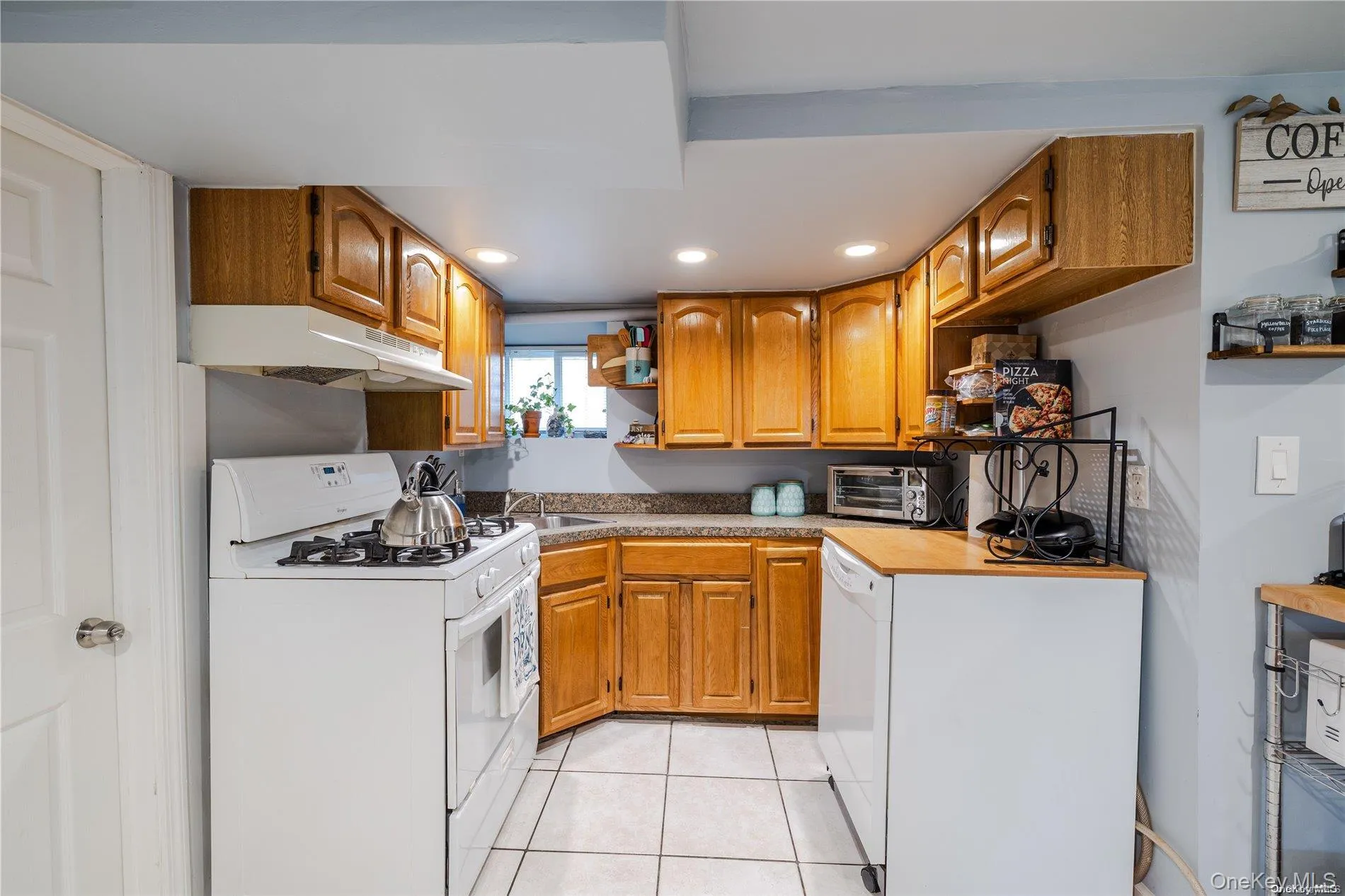 147 Mitchell Avenue, Long Beach, NY, 1 Bedroom Bedrooms, 4 Rooms Rooms,1 BathroomBathrooms,Residential Lease,For Rent,Mitchell,0,989244 147 Mitchell Avenue, Long Beach, NY, 1 Bedroom Bedrooms, 4 Rooms Rooms,1 BathroomBathrooms,Residential Lease,For Rent,Mitchell,0,989244