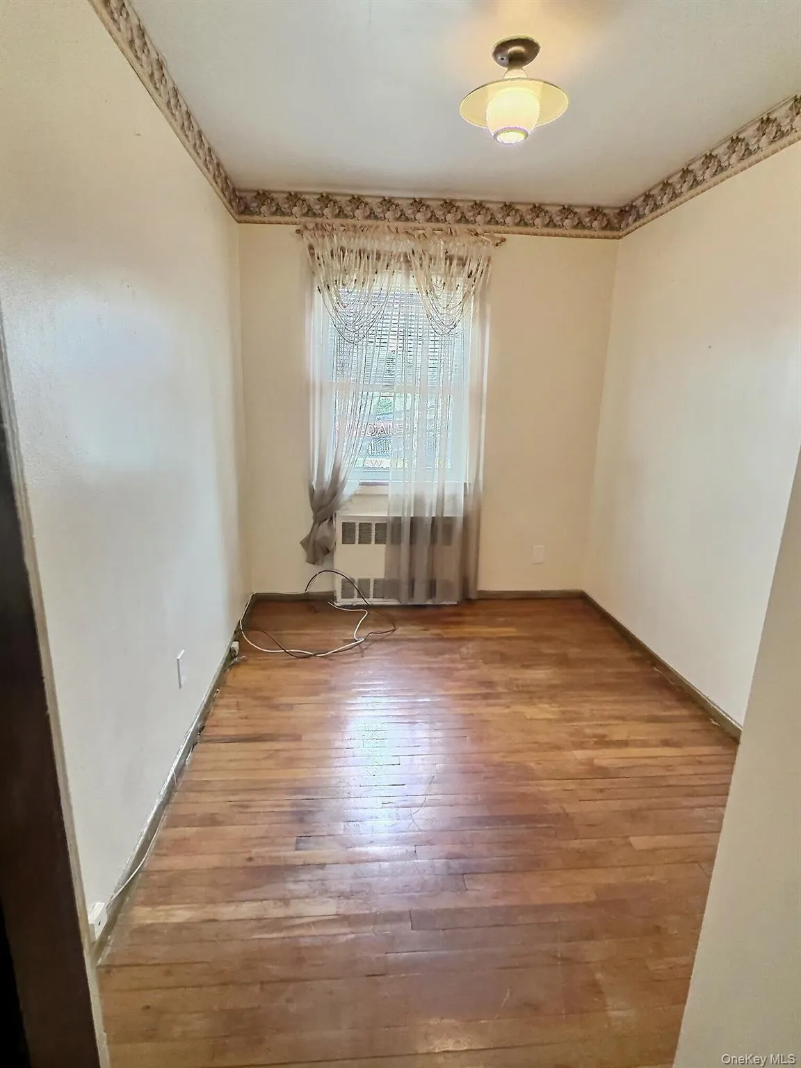 147-25 Brookville Boulevard, New York, NY, 3 Bedrooms Bedrooms, 7 Rooms Rooms,1 BathroomBathrooms,Residential,For Rent,Brookville,0,989260 147-25 Brookville Boulevard, New York, NY, 3 Bedrooms Bedrooms, 7 Rooms Rooms,1 BathroomBathrooms,Residential,For Rent,Brookville,0,989260