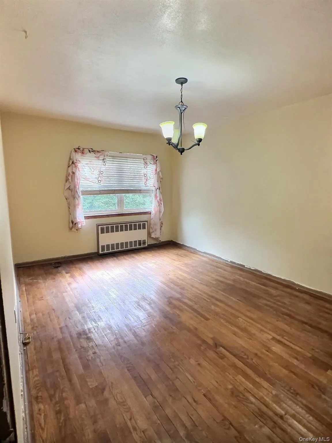 147-25 Brookville Boulevard, New York, NY, 3 Bedrooms Bedrooms, 7 Rooms Rooms,1 BathroomBathrooms,Residential,For Rent,Brookville,0,989260 147-25 Brookville Boulevard, New York, NY, 3 Bedrooms Bedrooms, 7 Rooms Rooms,1 BathroomBathrooms,Residential,For Rent,Brookville,0,989260