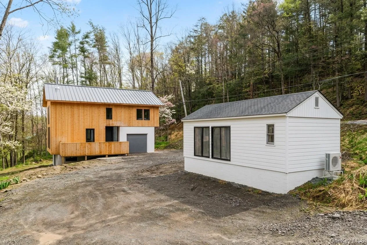 332 Mohonk Road, Marbletown, NY, 2 Bedrooms Bedrooms, 10 Rooms Rooms,2 BathroomsBathrooms,Residential Sale,For Rent,Mohonk,0,989265 332 Mohonk Road, Marbletown, NY, 2 Bedrooms Bedrooms, 10 Rooms Rooms,2 BathroomsBathrooms,Residential Sale,For Rent,Mohonk,0,989265