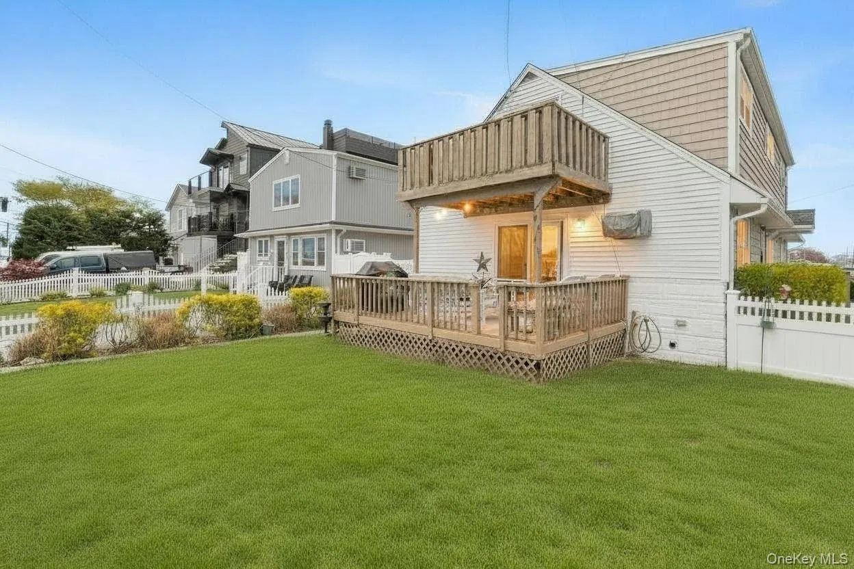 228 Riviera Drive, Babylon, NY, 4 Bedrooms Bedrooms, 9 Rooms Rooms,2 BathroomsBathrooms,Residential,For Rent,Riviera,0,989295 228 Riviera Drive, Babylon, NY, 4 Bedrooms Bedrooms, 9 Rooms Rooms,2 BathroomsBathrooms,Residential,For Rent,Riviera,0,989295