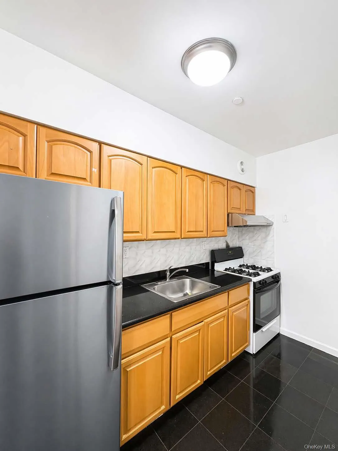 104-33 39th Avenue, New York, NY, 2 Bedrooms Bedrooms, 5 Rooms Rooms,1 BathroomBathrooms,Residential,For Rent,39th,0,989308 104-33 39th Avenue, New York, NY, 2 Bedrooms Bedrooms, 5 Rooms Rooms,1 BathroomBathrooms,Residential,For Rent,39th,0,989308