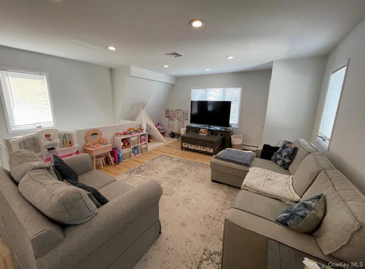 512 Penn Street, Long Beach, NY, 3 Bedrooms Bedrooms, 5 Rooms Rooms,2 BathroomsBathrooms,Residential Lease,For Rent,Penn,0,989309 512 Penn Street, Long Beach, NY, 3 Bedrooms Bedrooms, 5 Rooms Rooms,2 BathroomsBathrooms,Residential Lease,For Rent,Penn,0,989309