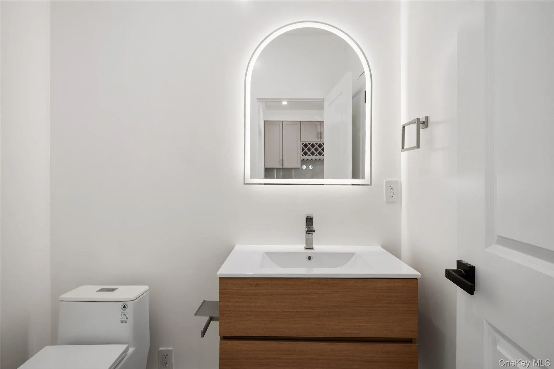 Half bath 1st floor Half bath 1st floor