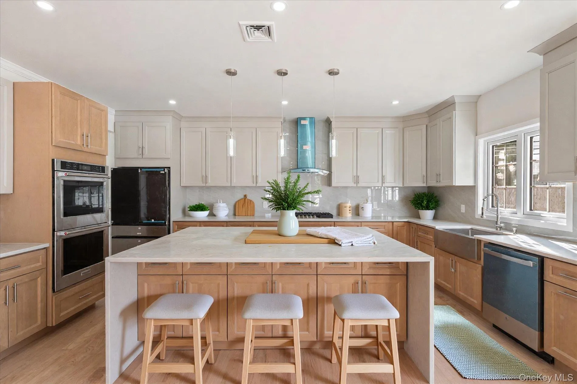 10 Faye Court, Oyster Bay, NY, 5 Bedrooms Bedrooms, 14 Rooms Rooms,5 BathroomsBathrooms,Residential,For Rent,Faye,0,989323 10 Faye Court, Oyster Bay, NY, 5 Bedrooms Bedrooms, 14 Rooms Rooms,5 BathroomsBathrooms,Residential,For Rent,Faye,0,989323