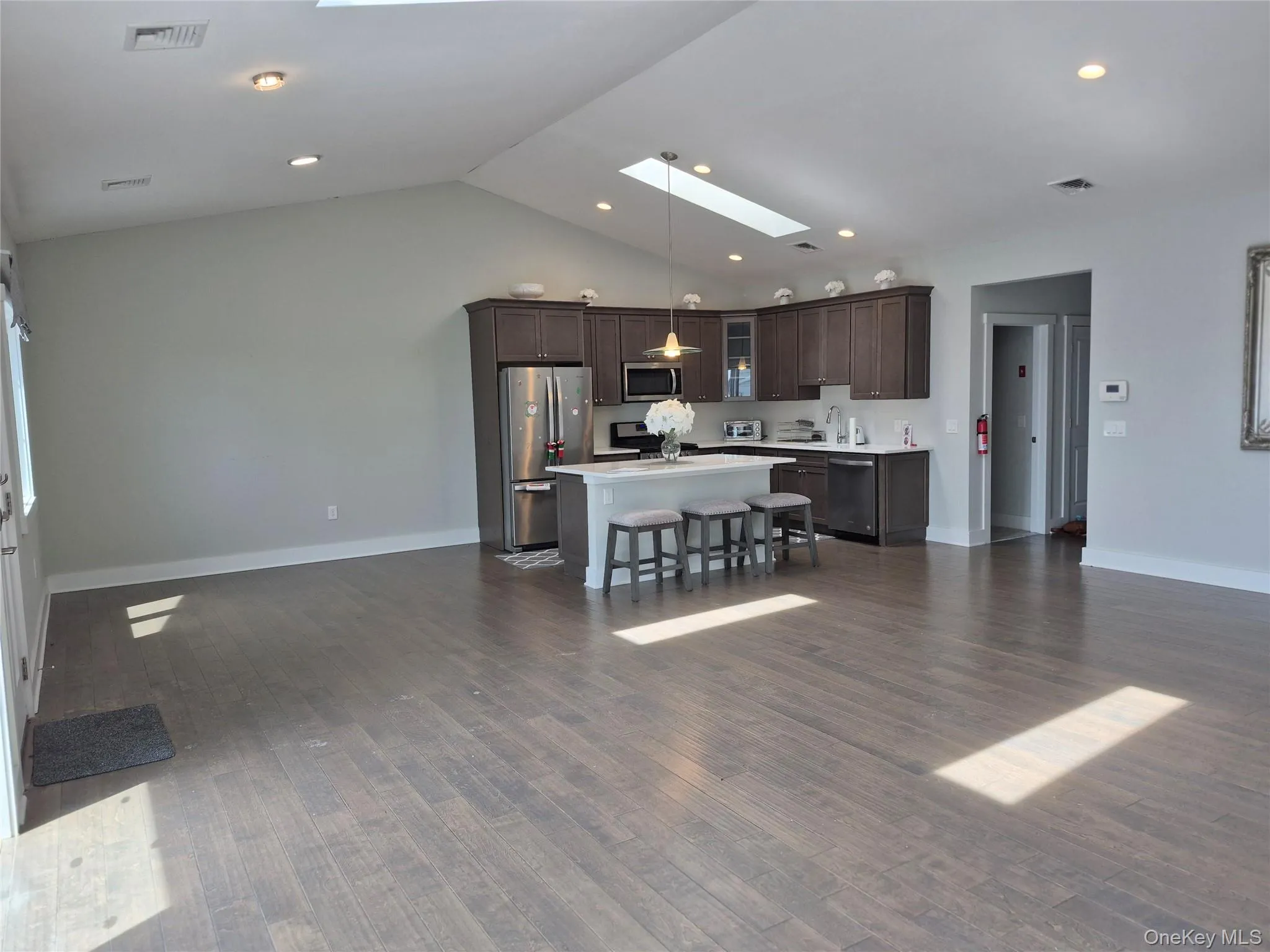 44 Fox Hill Drive, Brookhaven, NY, 2 Bedrooms Bedrooms, 6 Rooms Rooms,2 BathroomsBathrooms,Residential Lease,For Rent,Fox Hill,0,989326 44 Fox Hill Drive, Brookhaven, NY, 2 Bedrooms Bedrooms, 6 Rooms Rooms,2 BathroomsBathrooms,Residential Lease,For Rent,Fox Hill,0,989326