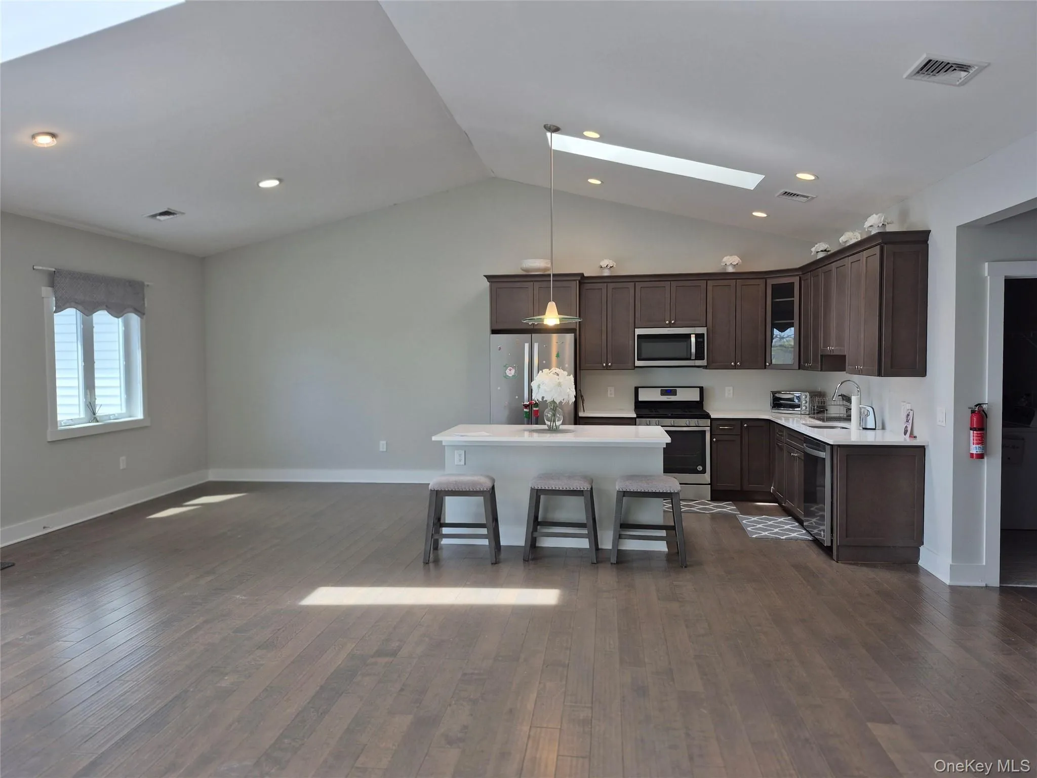 Dining Area on Left Dining Area on Left