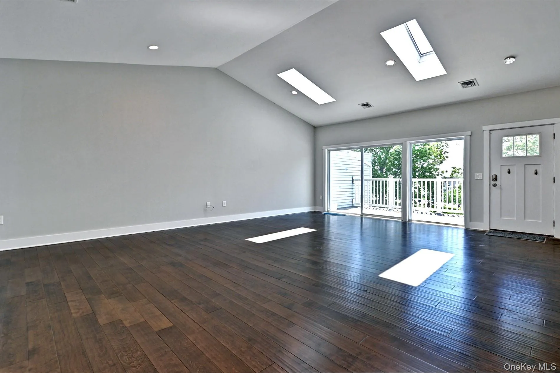 44 Fox Hill Drive, Riverhead, NY, 2 Bedrooms Bedrooms, 6 Rooms Rooms,2 BathroomsBathrooms,Residential Lease,For Rent,Fox Hill,0,989326 44 Fox Hill Drive, Riverhead, NY, 2 Bedrooms Bedrooms, 6 Rooms Rooms,2 BathroomsBathrooms,Residential Lease,For Rent,Fox Hill,0,989326